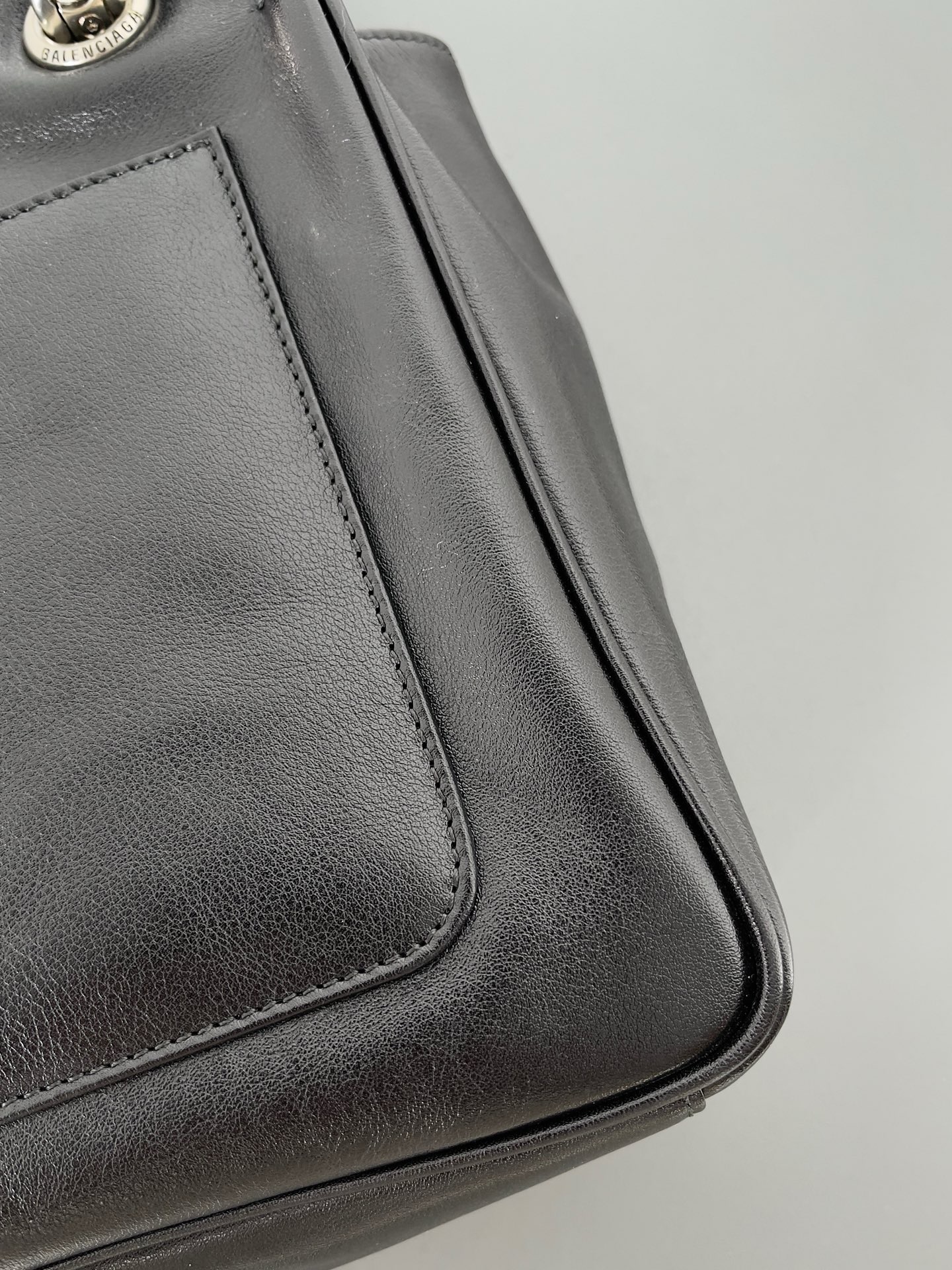 Сумка женская Balenciaga Modu Flap Chain Bag чёрного цвета фурнитура серебристого оттенка