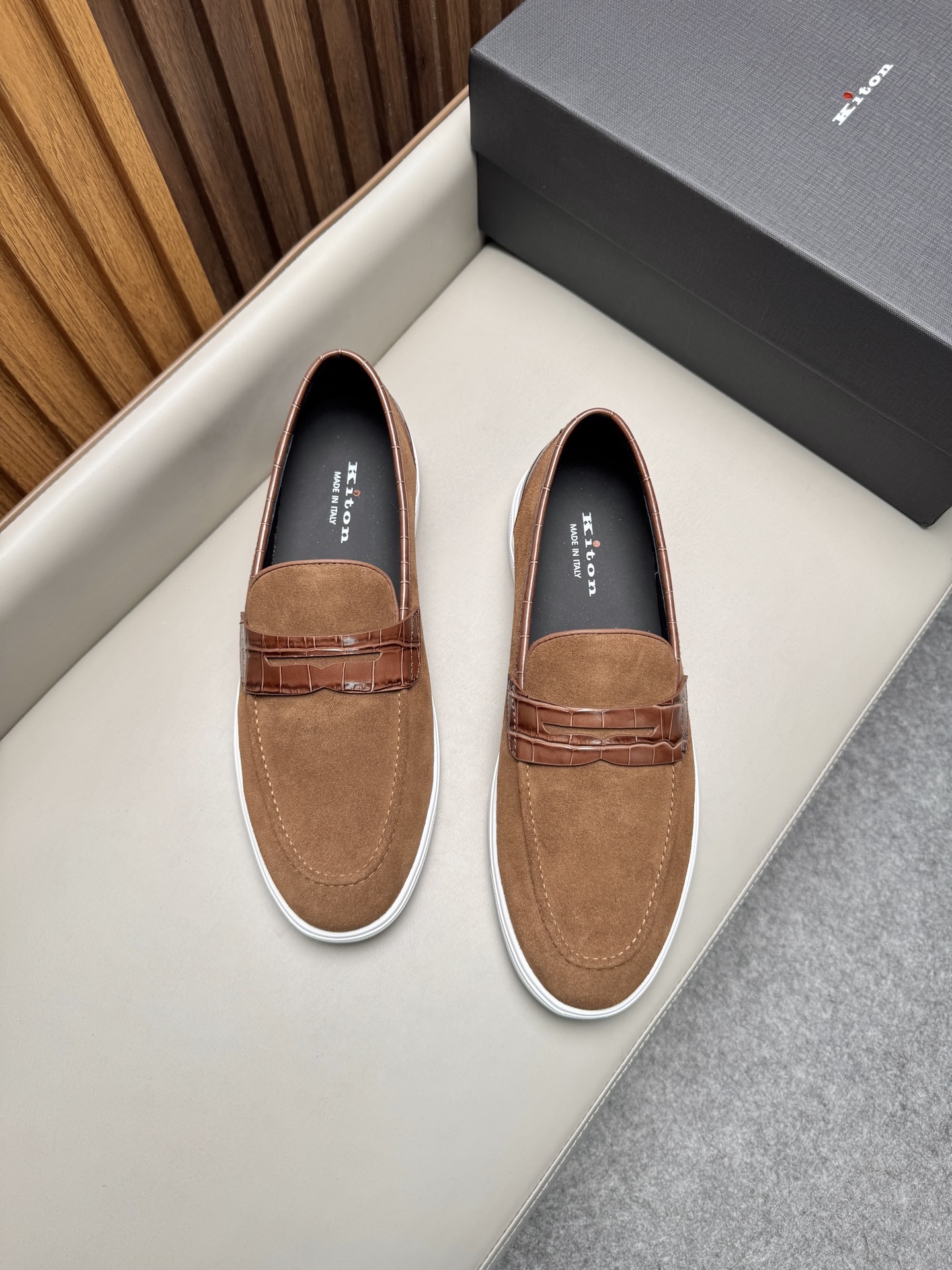 Лоферы мужские в стиле Kiton коричневого цвета