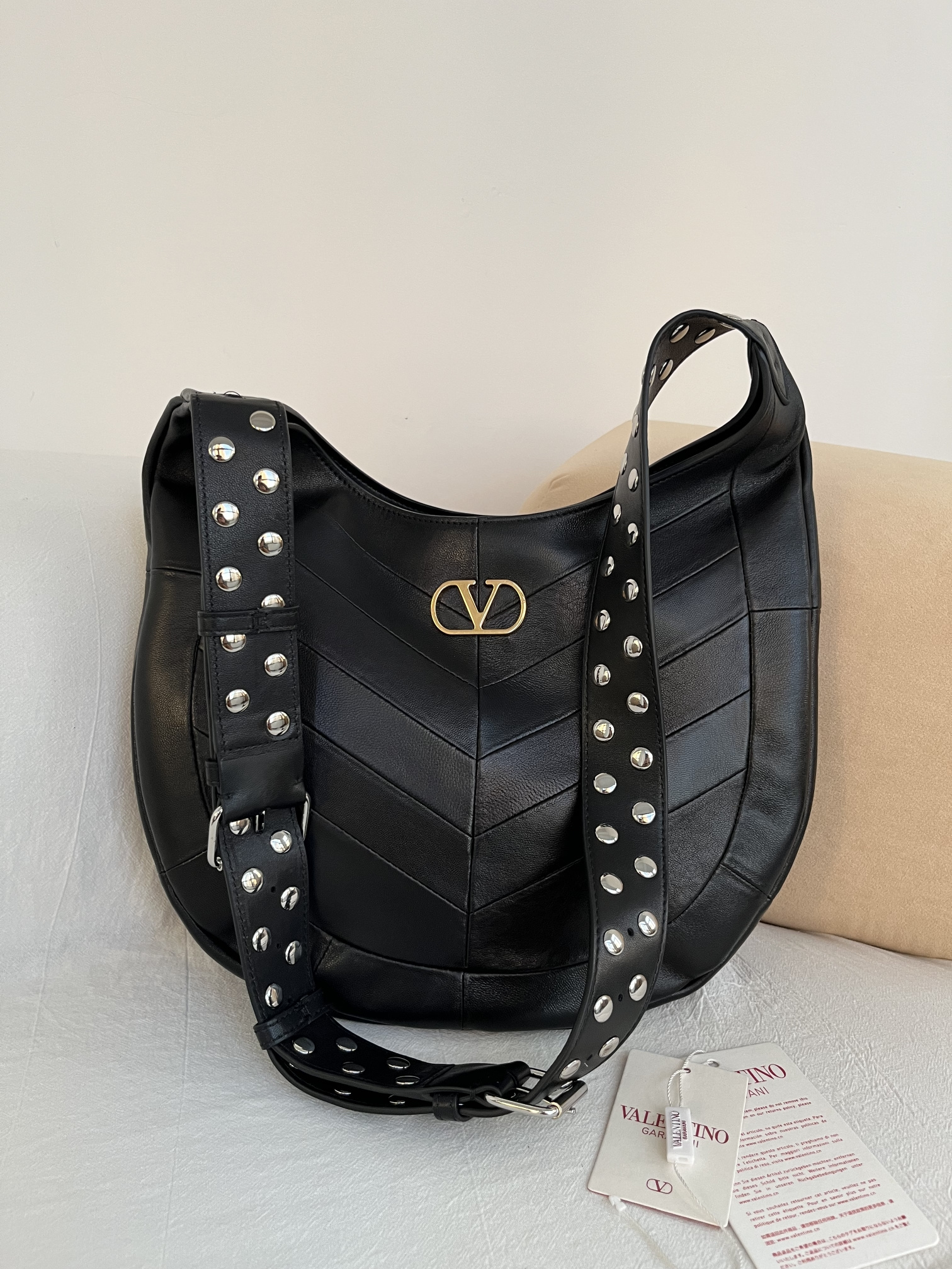 Сумка женская в стиле Valentino Garavani Hoboho Hobo чёрного цвета(35 cм)