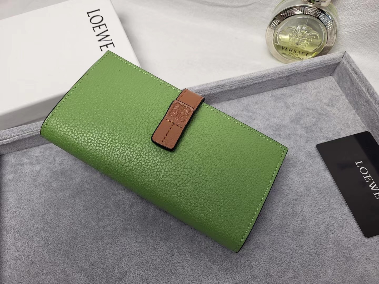 Кошелёк женский в стиле Loewe L1101 зелёного цвета