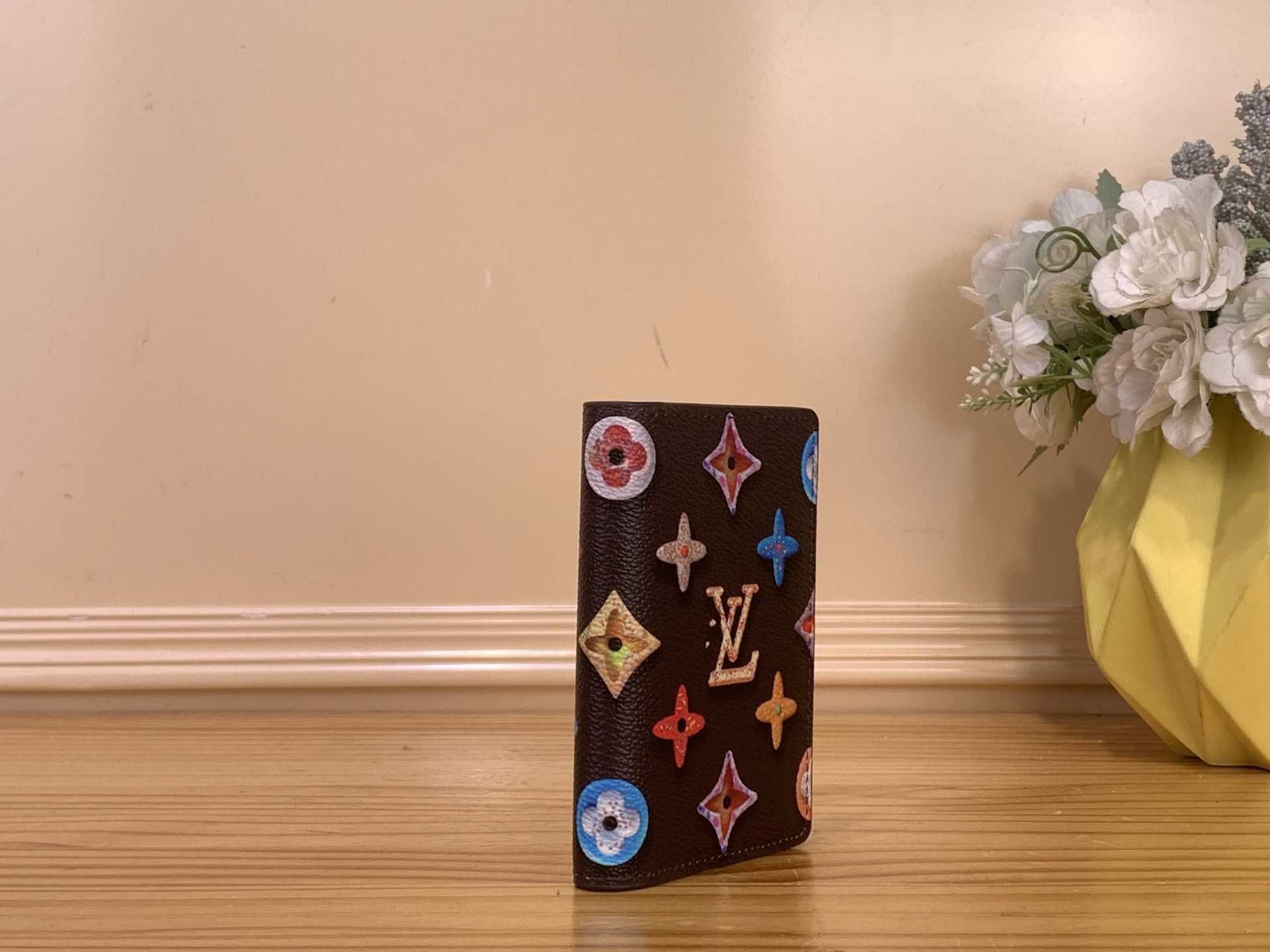 Портмоне унисекс в стиле Louis Vuitton Monogram Donuts компактный коричневого цвета