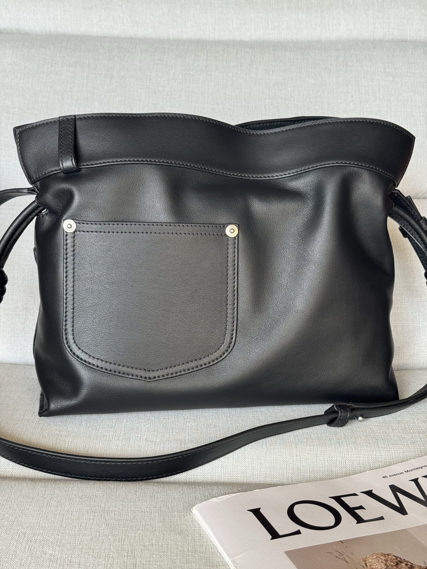 Сумка женская в стиле Loewe Flamenco Medium чёрного цвета