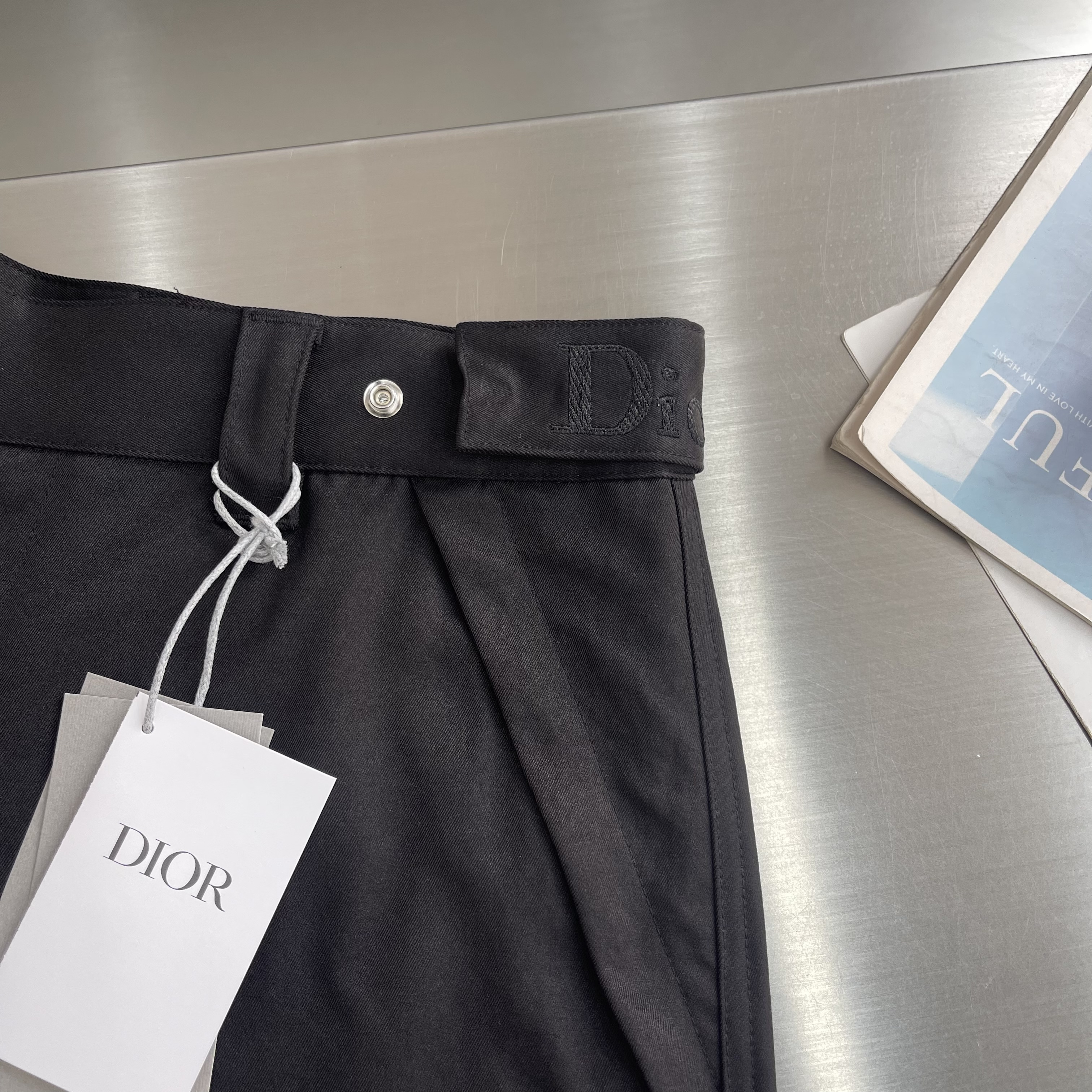 Шорты мужские в стиле Dior чёрного цвета карго с накладными карманами