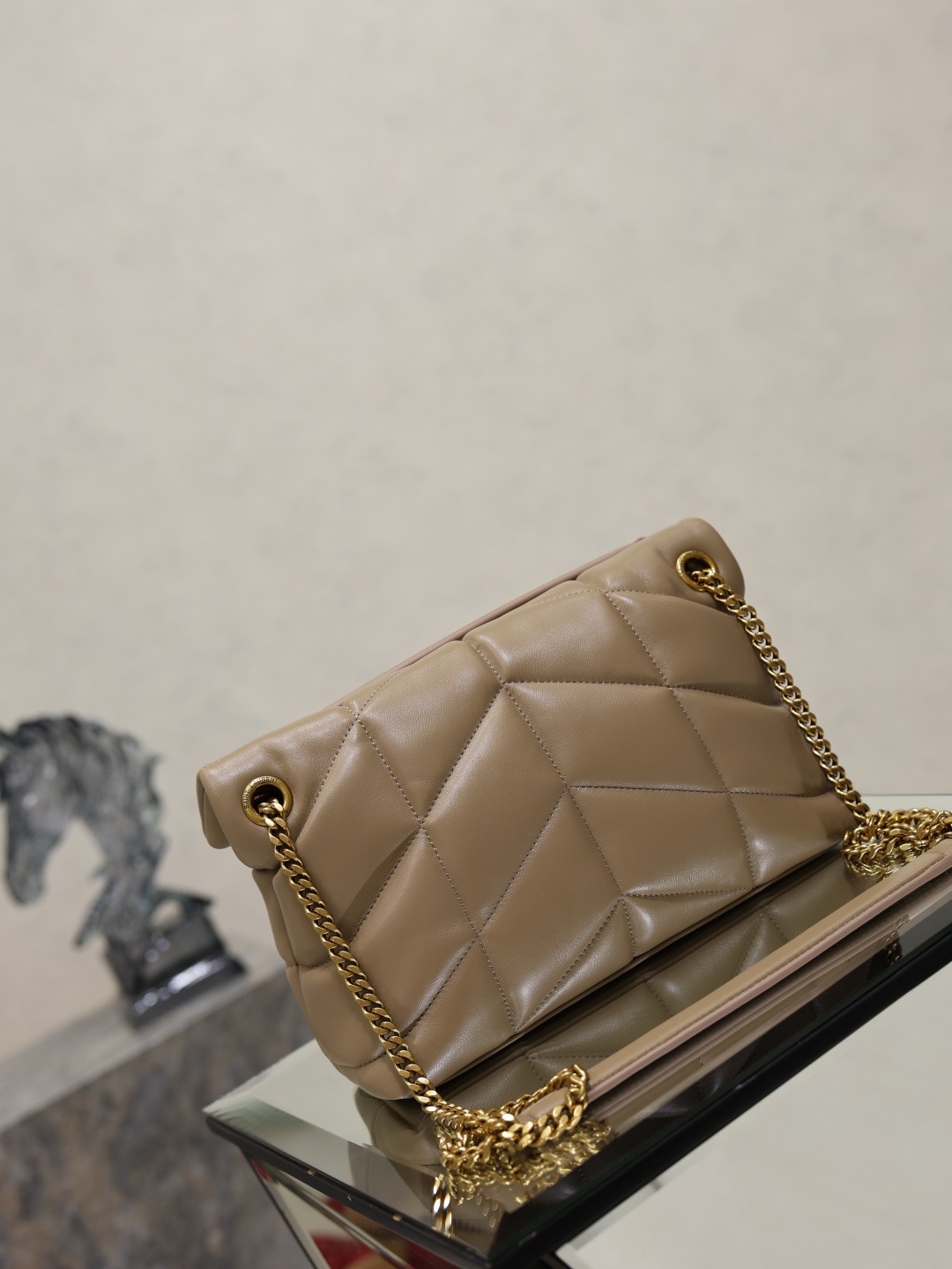 Сумка женская Saint Laurent LouLou Puffer кофейного цвета
