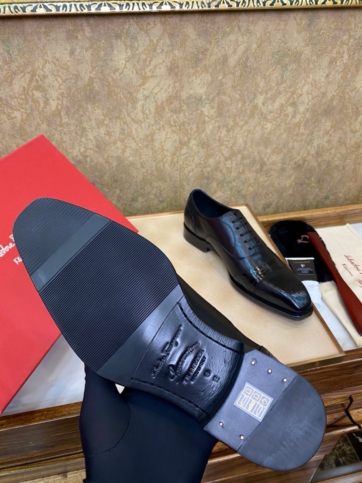 Туфли мужские в стиле Salvatore Ferragamo черного цвета