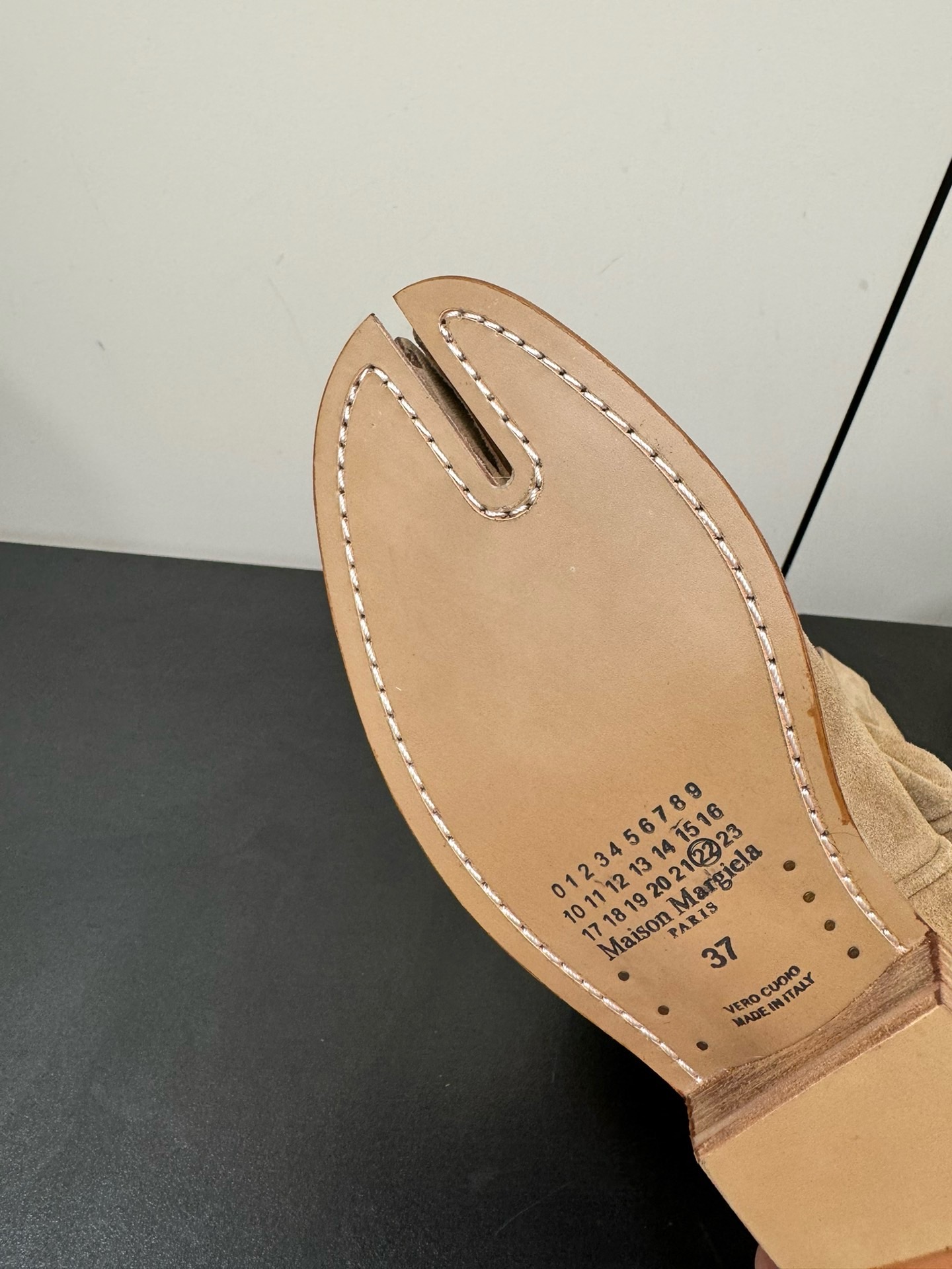 Сапоги женские MM6 Maison Margiela Western бежевого цвета