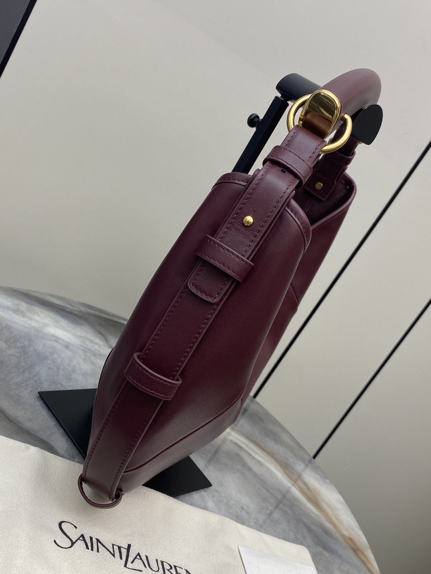Сумка женская в стиле Saint Laurent Mombasa бордового цвета(средний размер)