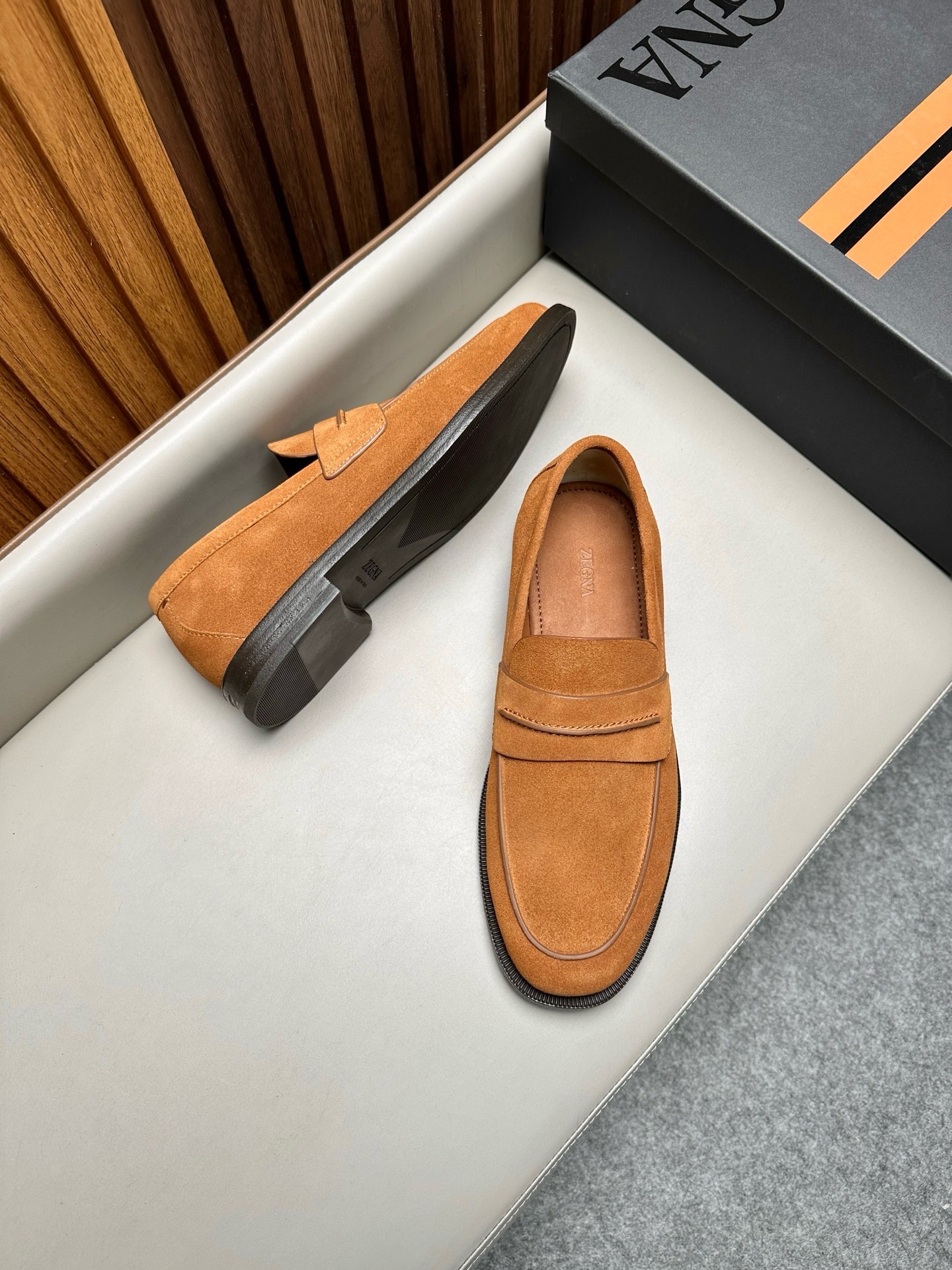 Лоферы мужские в стиле Zegna Mocassin Corso из натуральной замши рыжего цвета