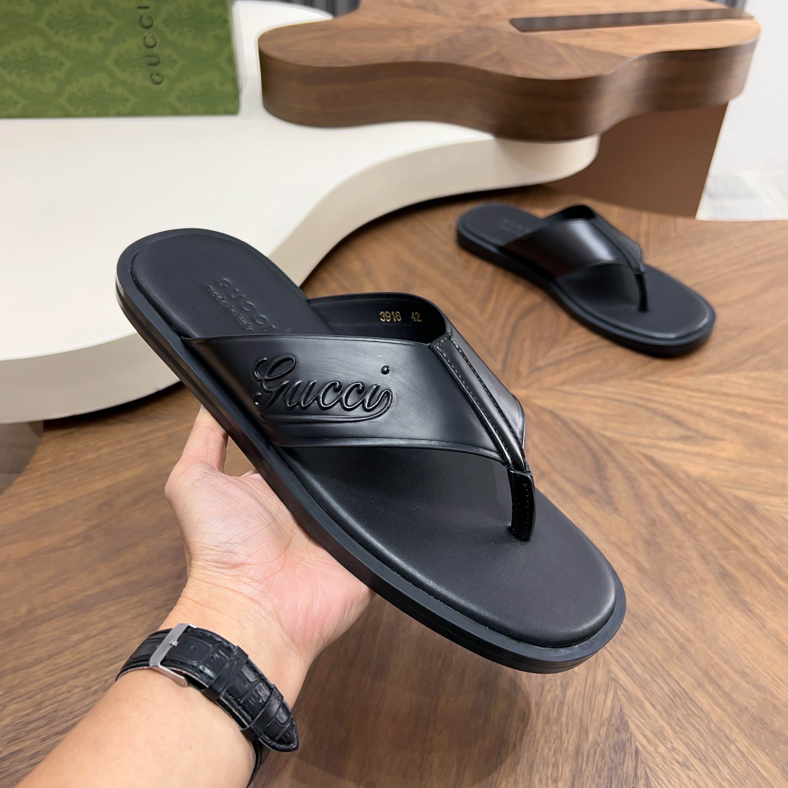 Шлёпанцы мужские в стиле Gucci черного цвета