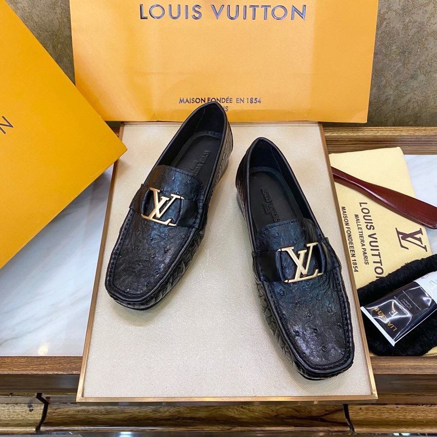 Лоферы мужские Louis Vuitton из кожи крокодила и кожи страуса черного цвета