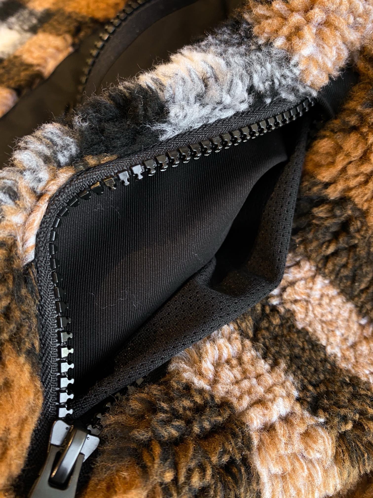 Куртка женская в стиле Burberry чёрно-коричневого цвета