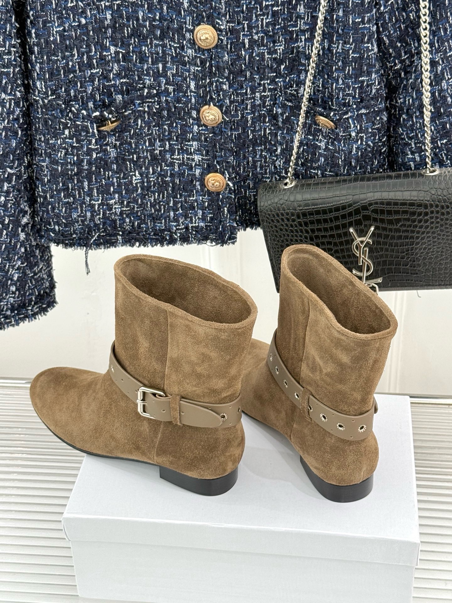 Ботильоны женские Isabel Marant Darner Buckle Boots бежевого цвета