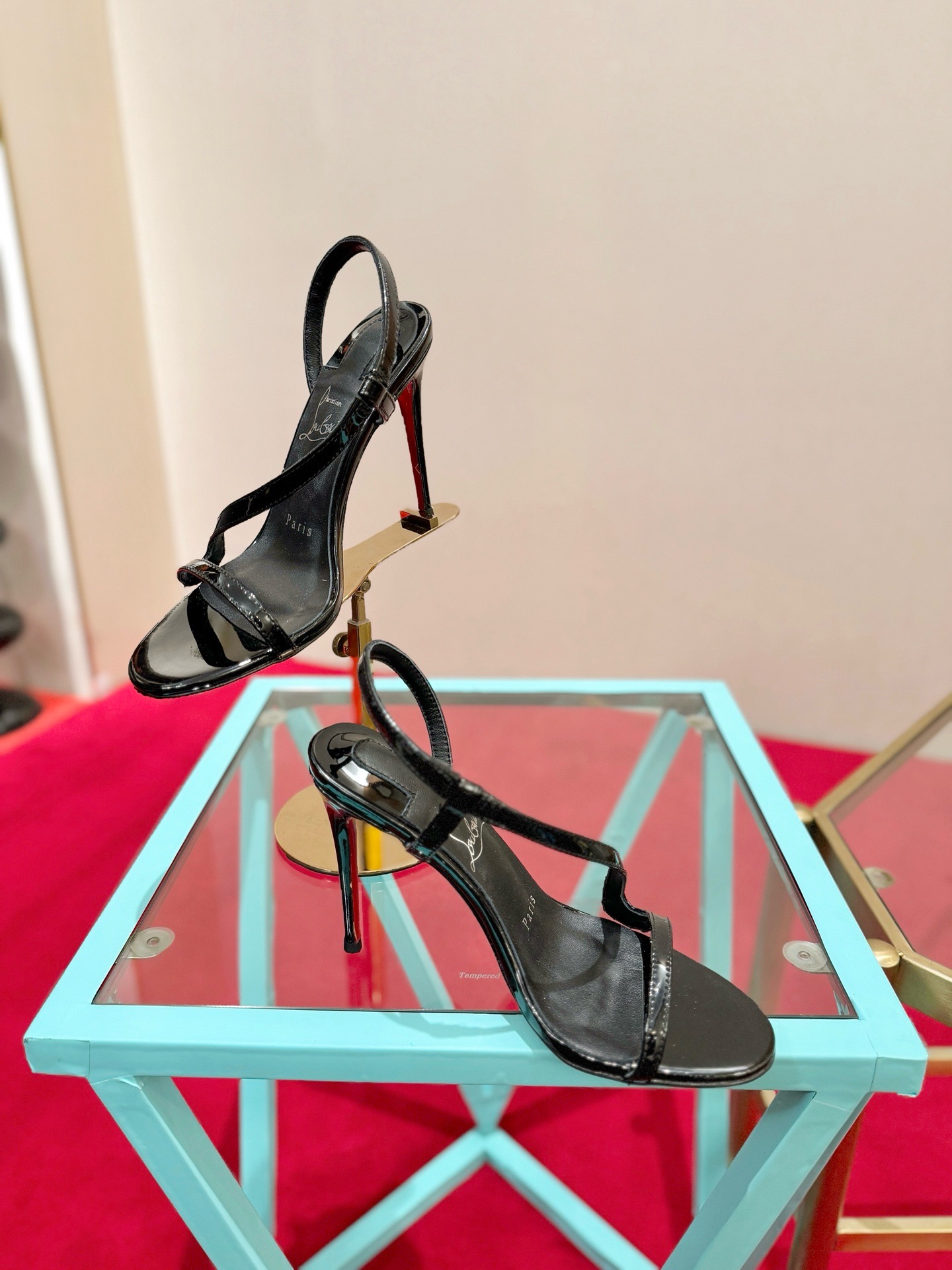 Босоножки женские Christian Louboutin чёрного цвета