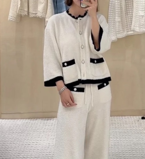 Кардиган женский в стиле Chanel тёмно-синего цвета с контрастной отделкой