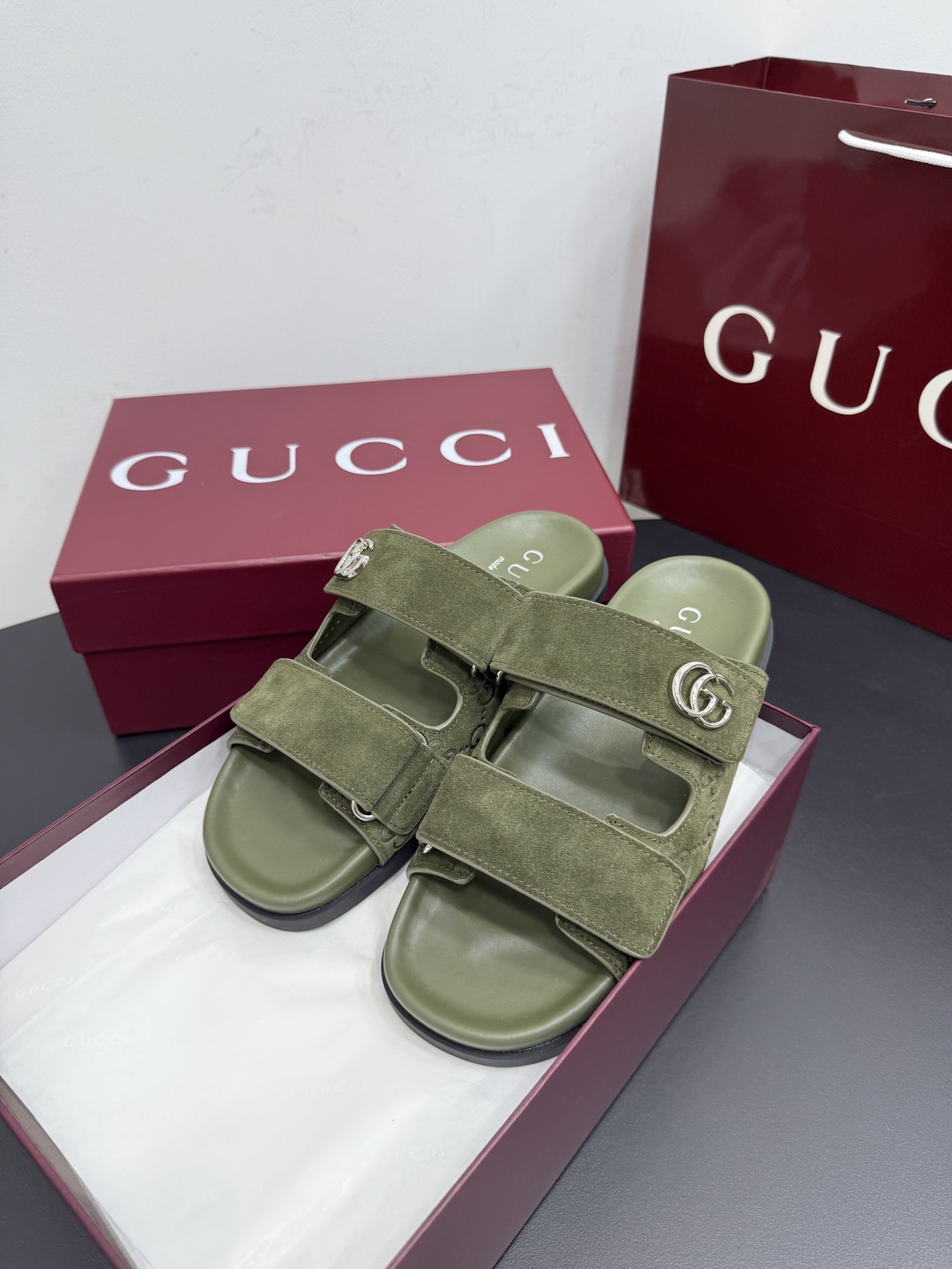 Сандалии женские в стиле Gucci GG оливкового цвета