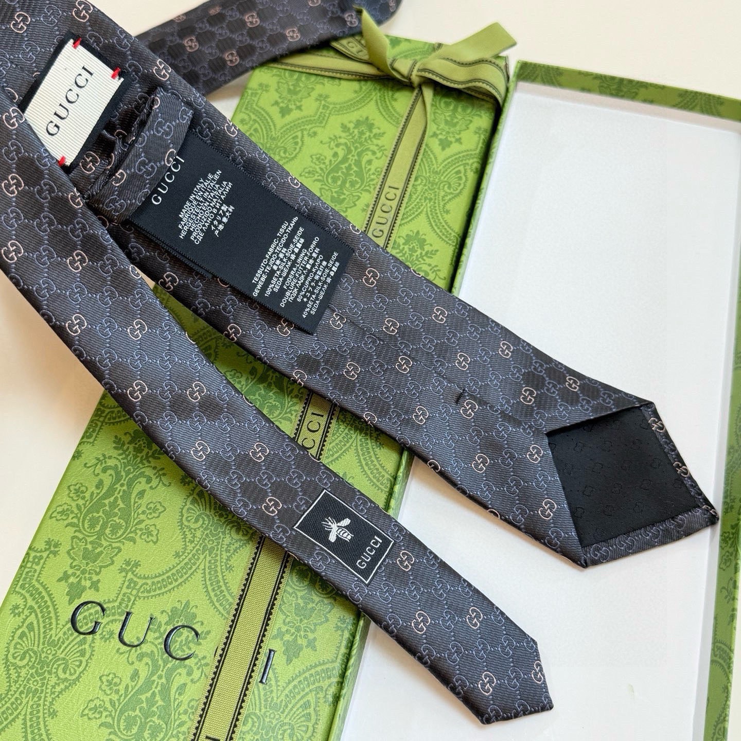 Галстук мужской в стиле Gucci тёмно-синего цвета с жаккардовым узором GG