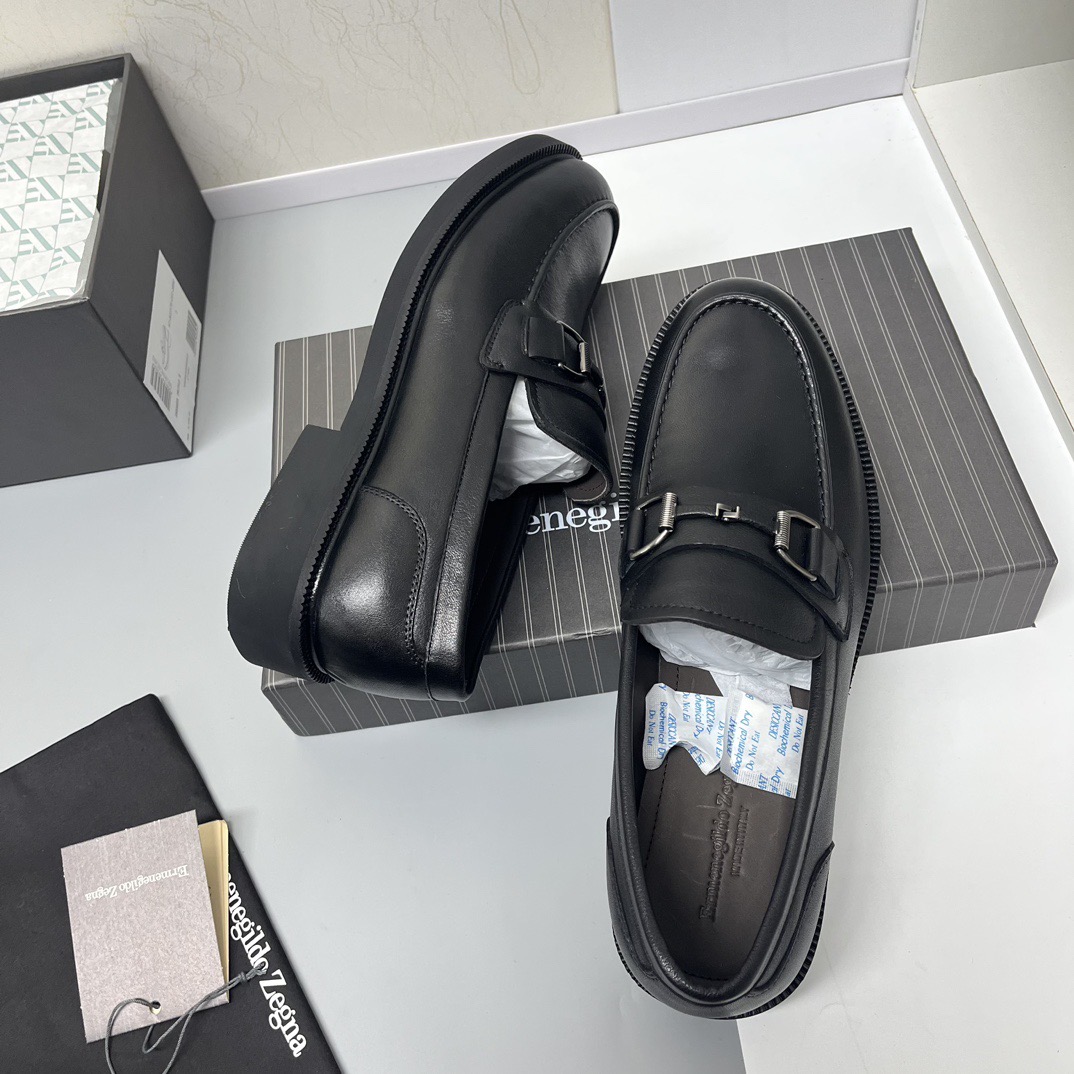 Лоферы мужские в стиле Zegna Garonne Flex из натуральной кожи черного цвета