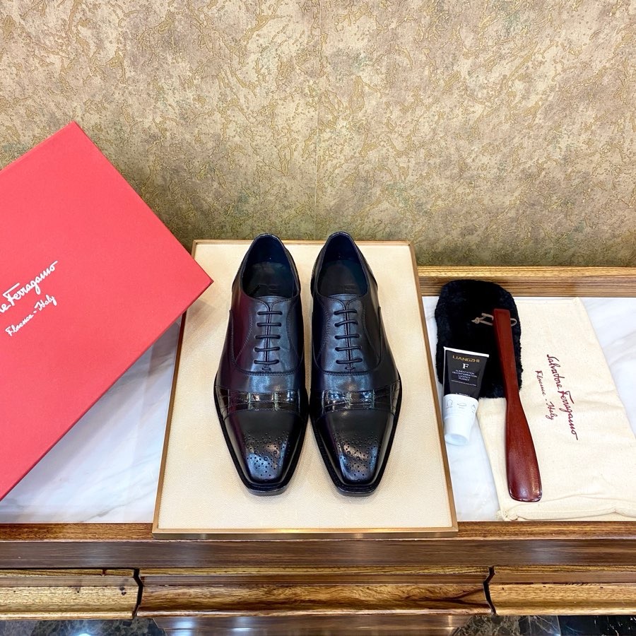 Туфли мужские в стиле Salvatore Ferragamo черного цвета
