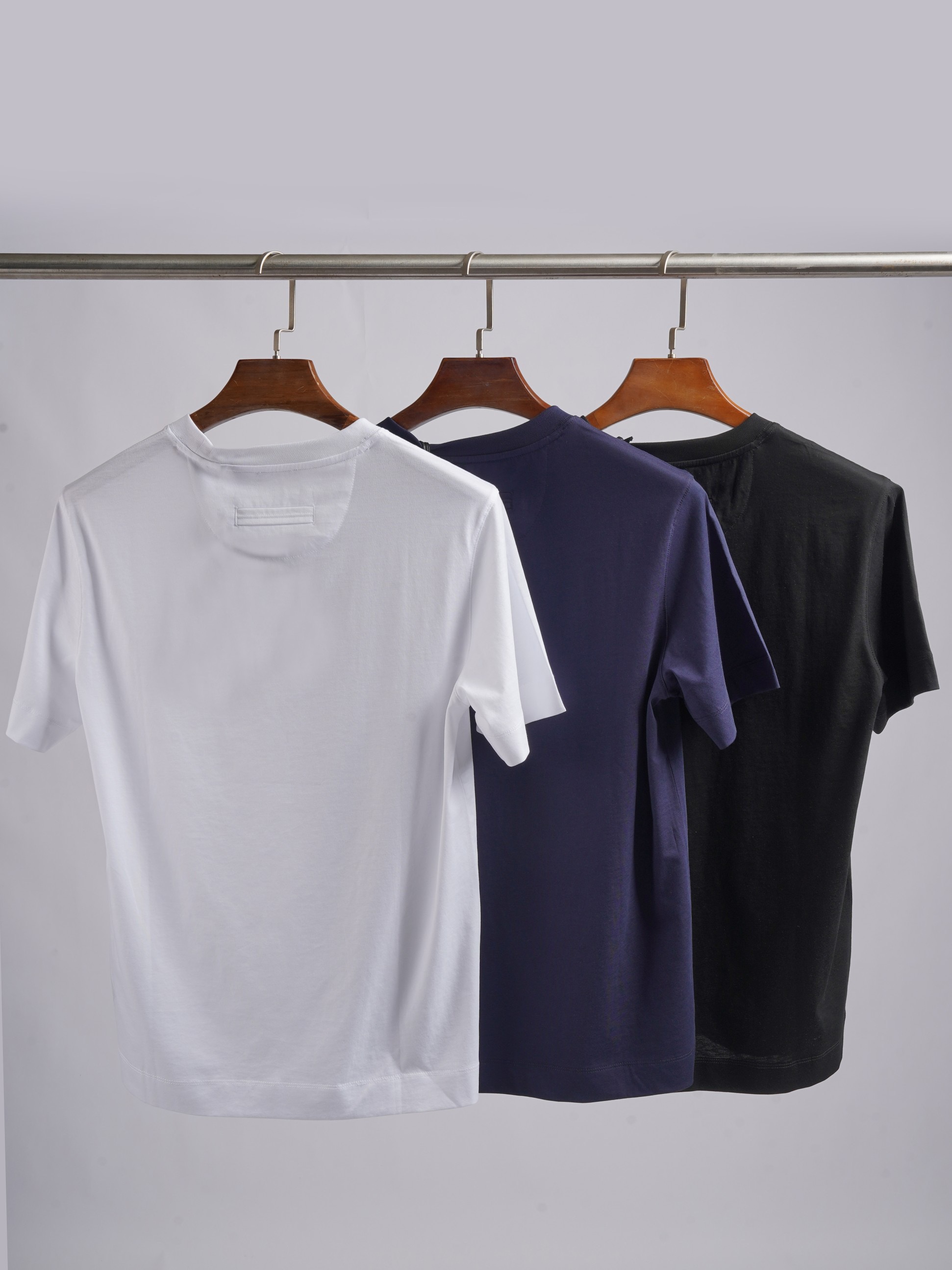 Футболка мужская в стиле Zegna из хлопка с вышивкой в тон чёрного цвета