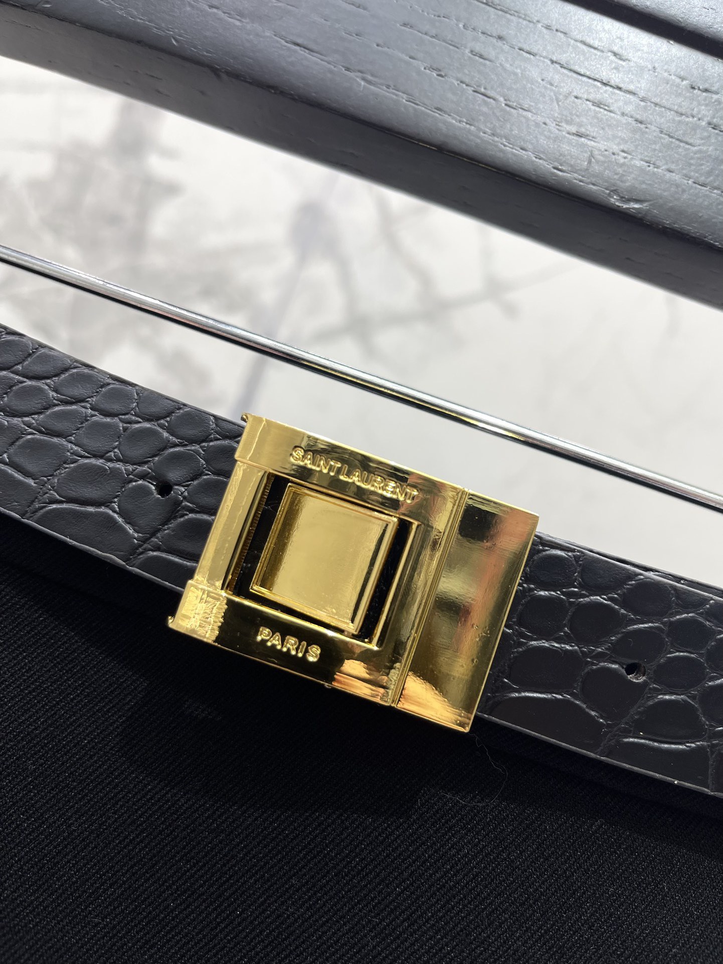 Юбка женская в стиле Saint Laurent с разрезом черного цвета