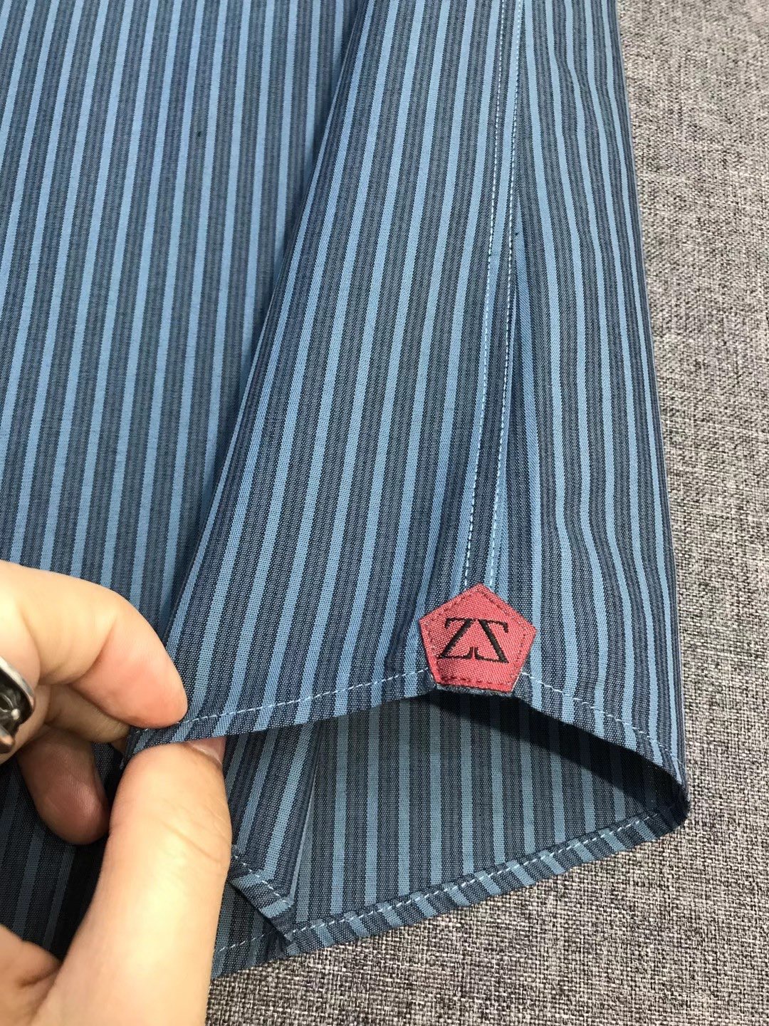 Рубашка мужская в стиле Ermenegildo Zegna в полоску классическая сине-голубого цвета