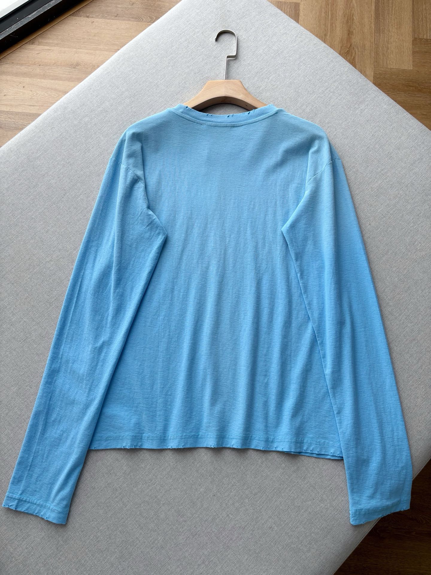 Лонгслив унисекс в стиле Acne Studios из хлопка и льна голубого цвета свободного кроя