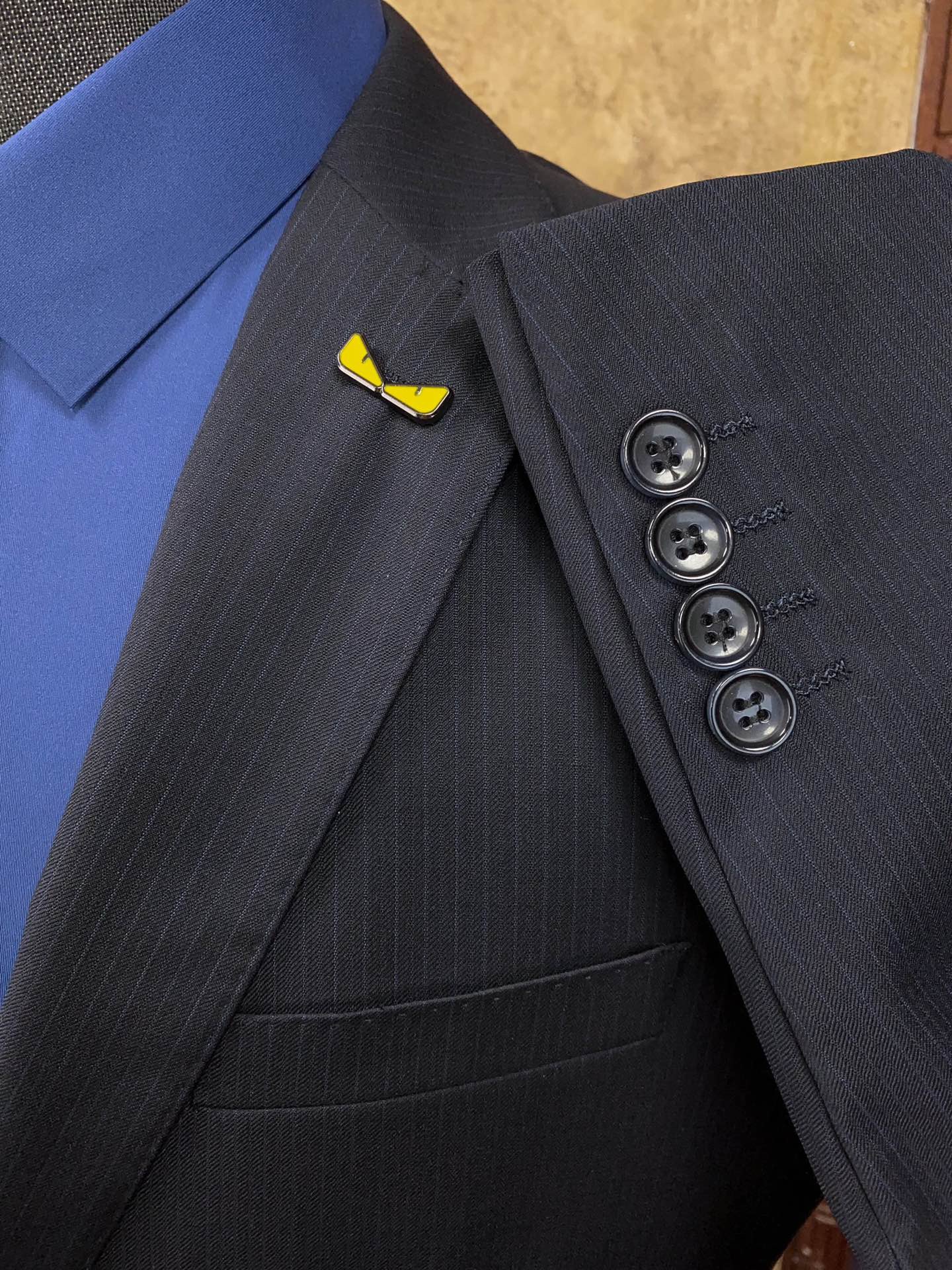 Костюм мужской в стиле Fendi тёмно-серого цвета с классическим силуэтом