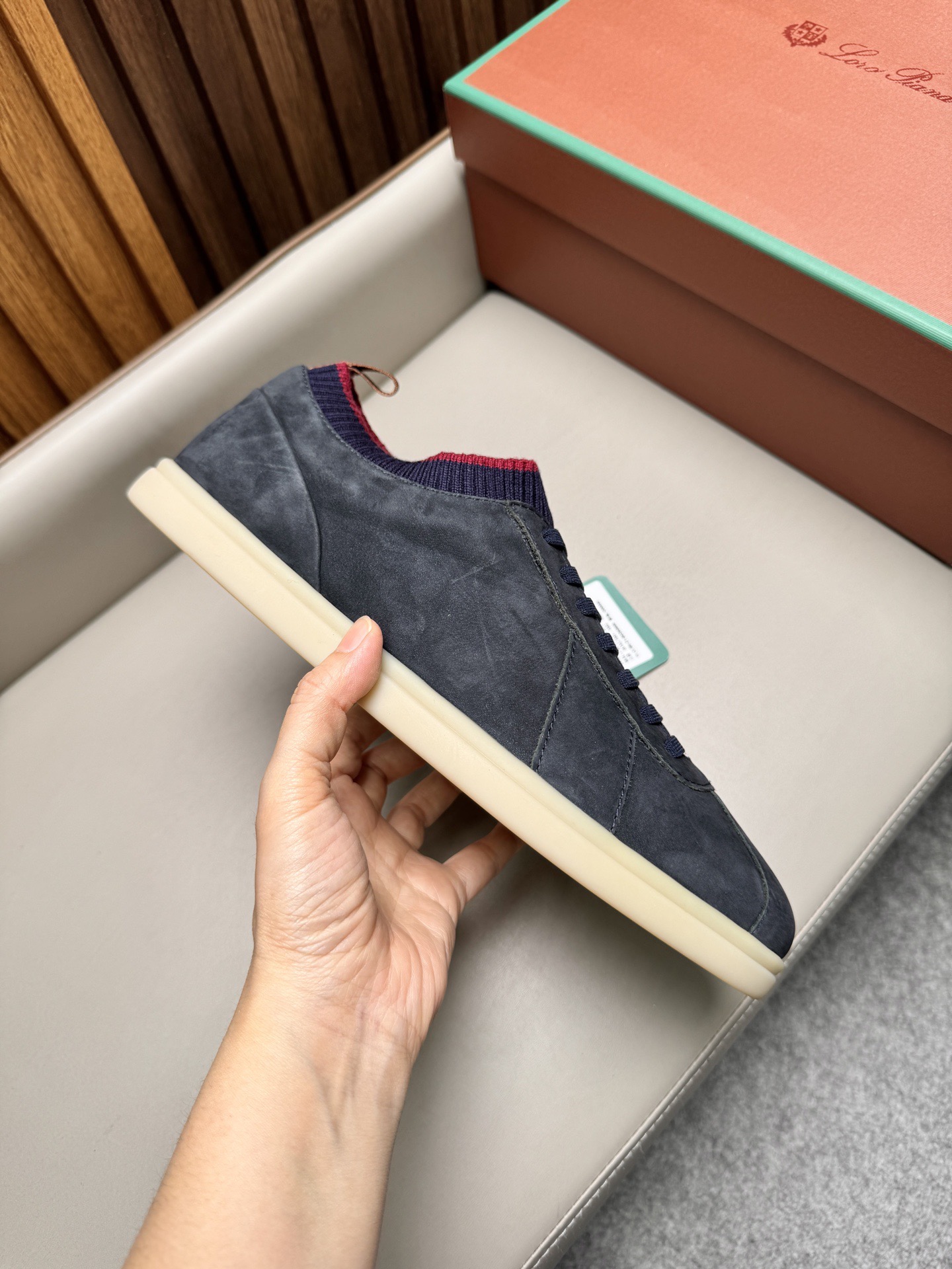 Кроссовки мужские Loro Piana Soho Walk темно-синего цвета