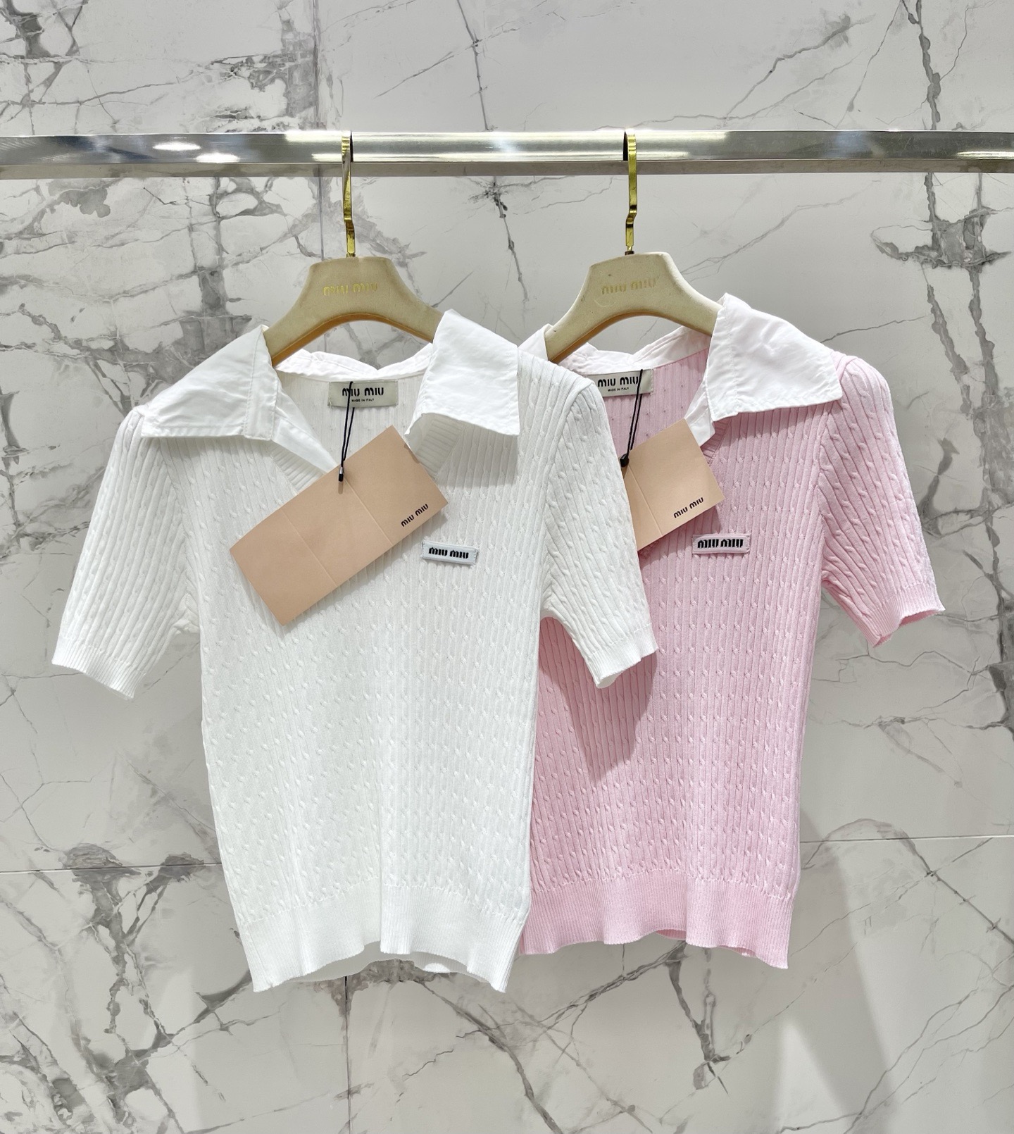 Топ женский в стиле Miu Miu вязаный с отложным воротником без рукавов розового цвета