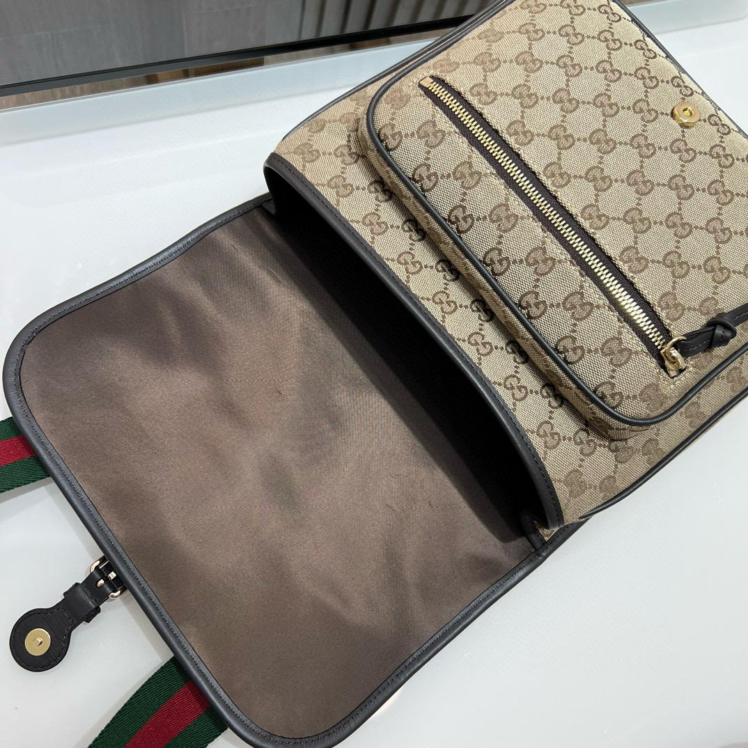 Сумка почтальонка детская в стиле Gucci GG Supreme из плотного канваса бежевого цвета с фирменной лентой