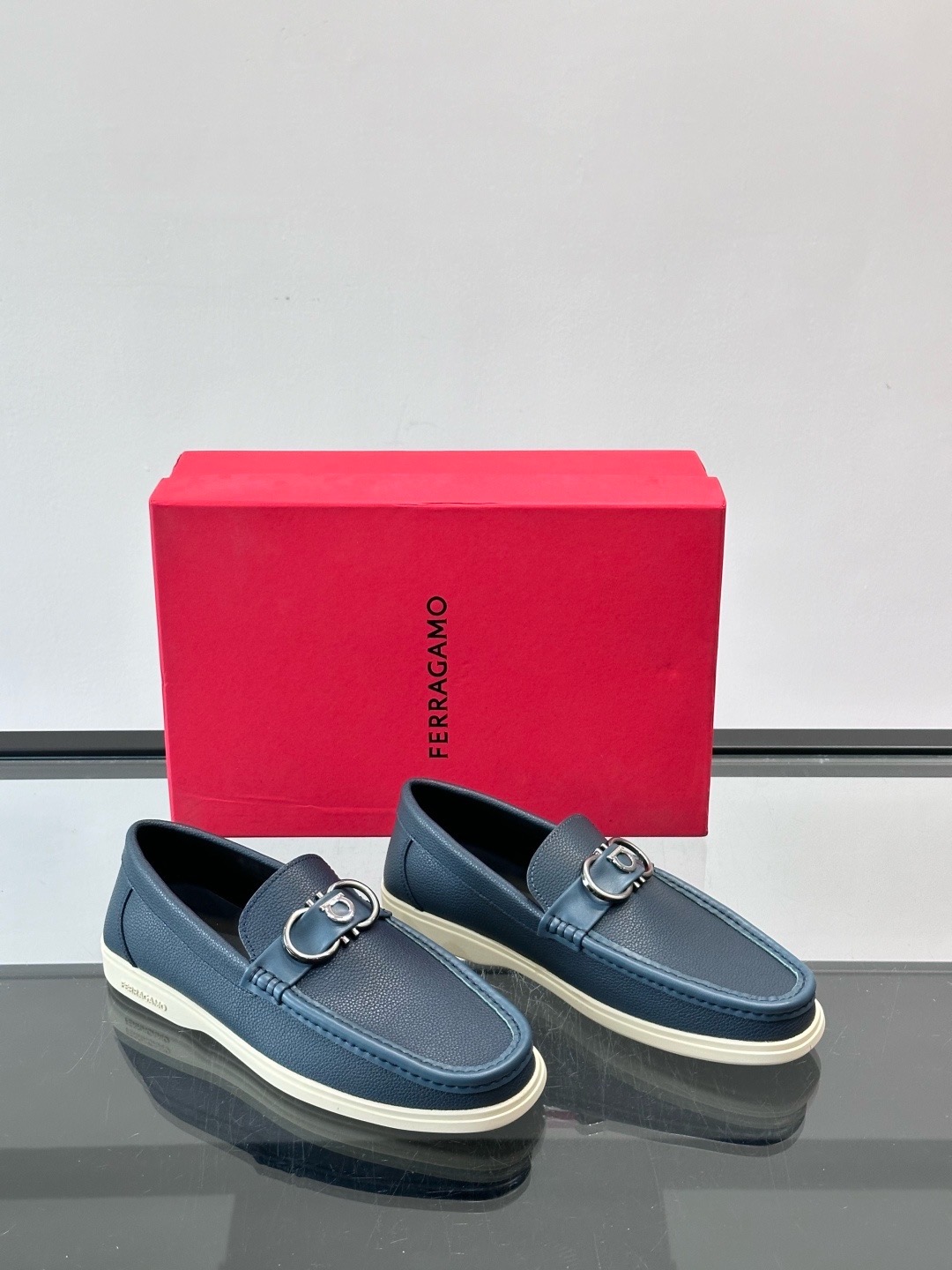 Лоферы мужские в стиле Ferragamo Gancini синего цвета