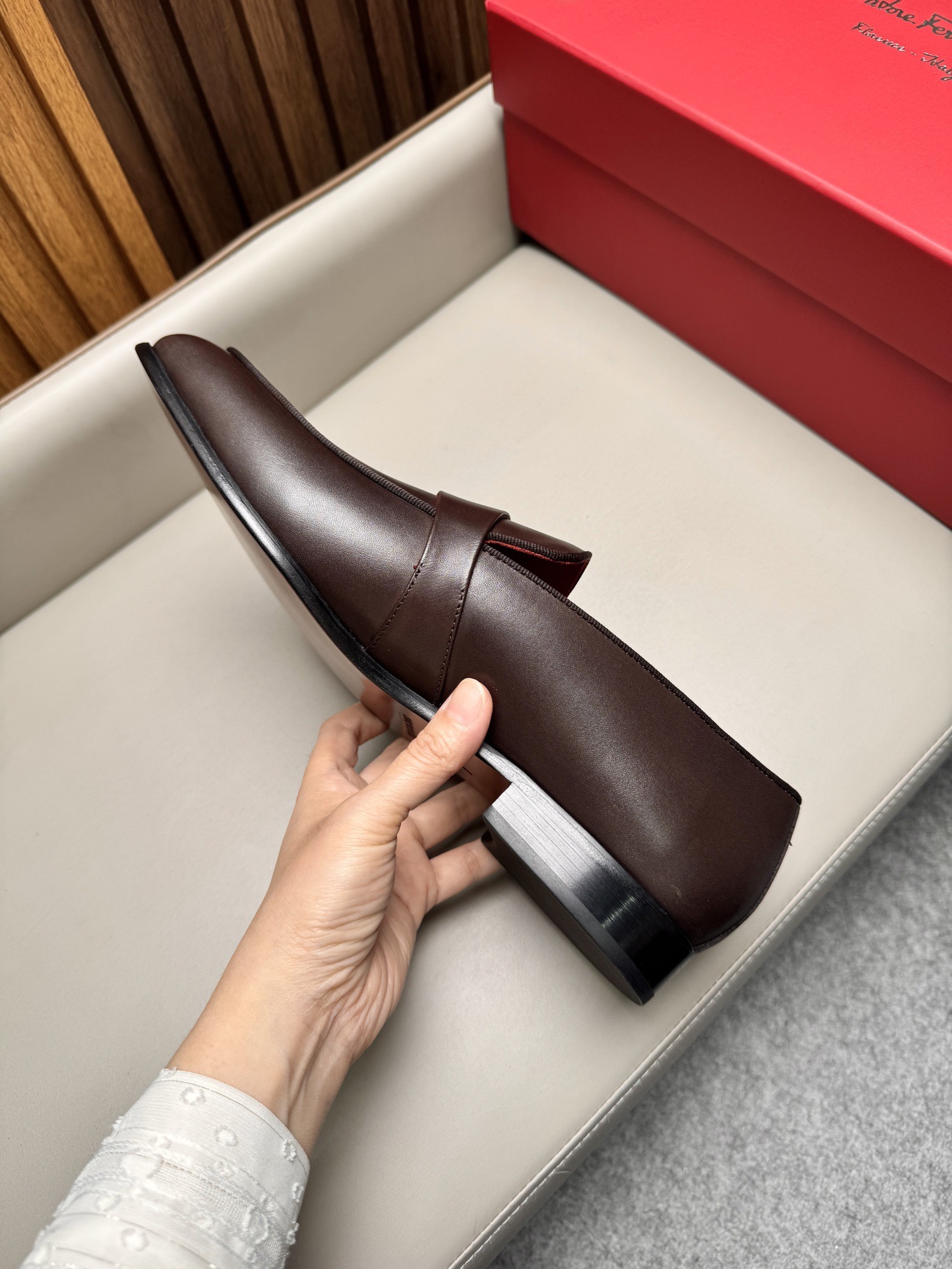 Лоферы мужские в стиле Ferragamo Gancini коричневого цвета