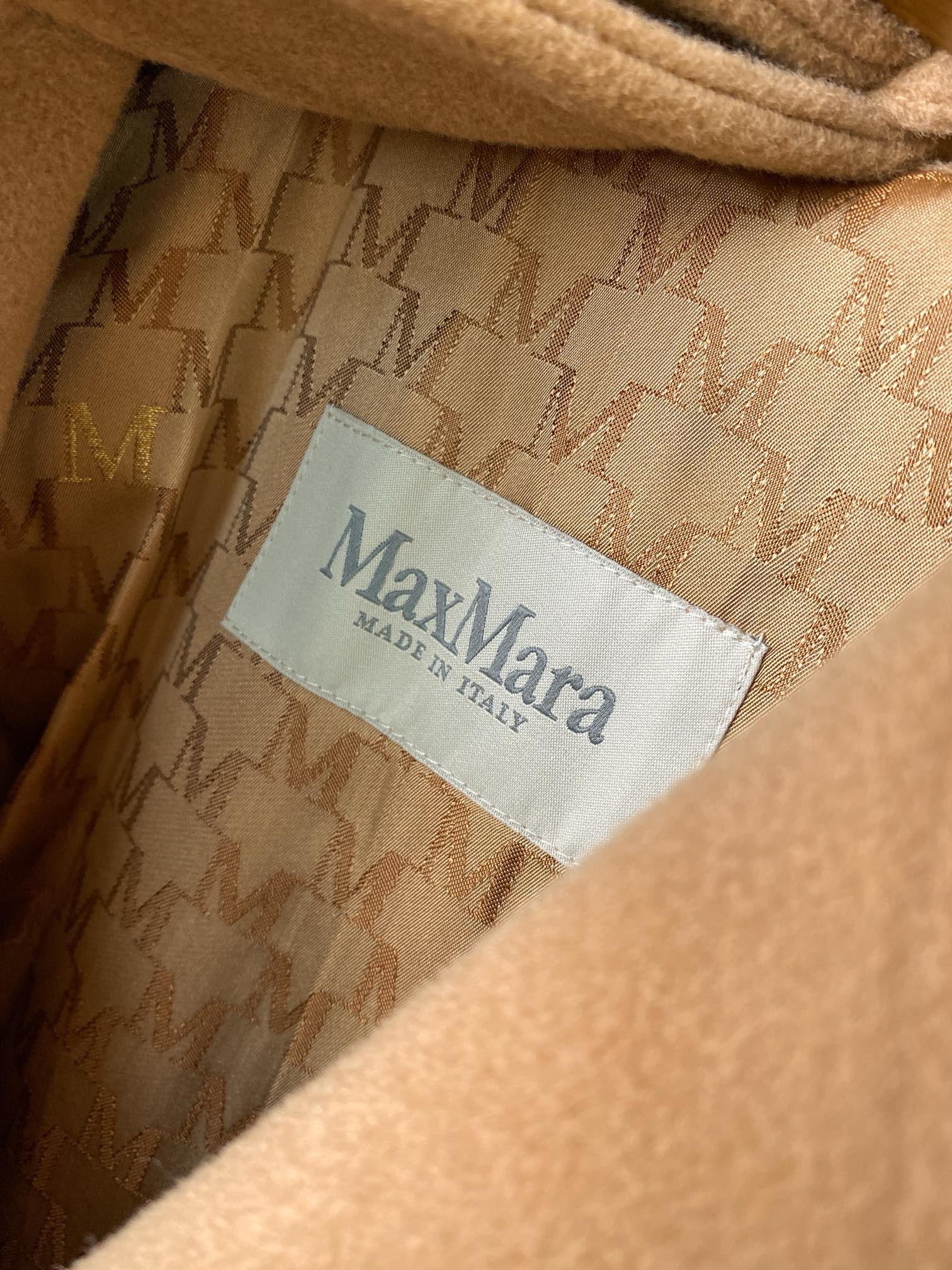 Пальто женское Max Mara 101801 Icon Coat светло-коричневого цвета