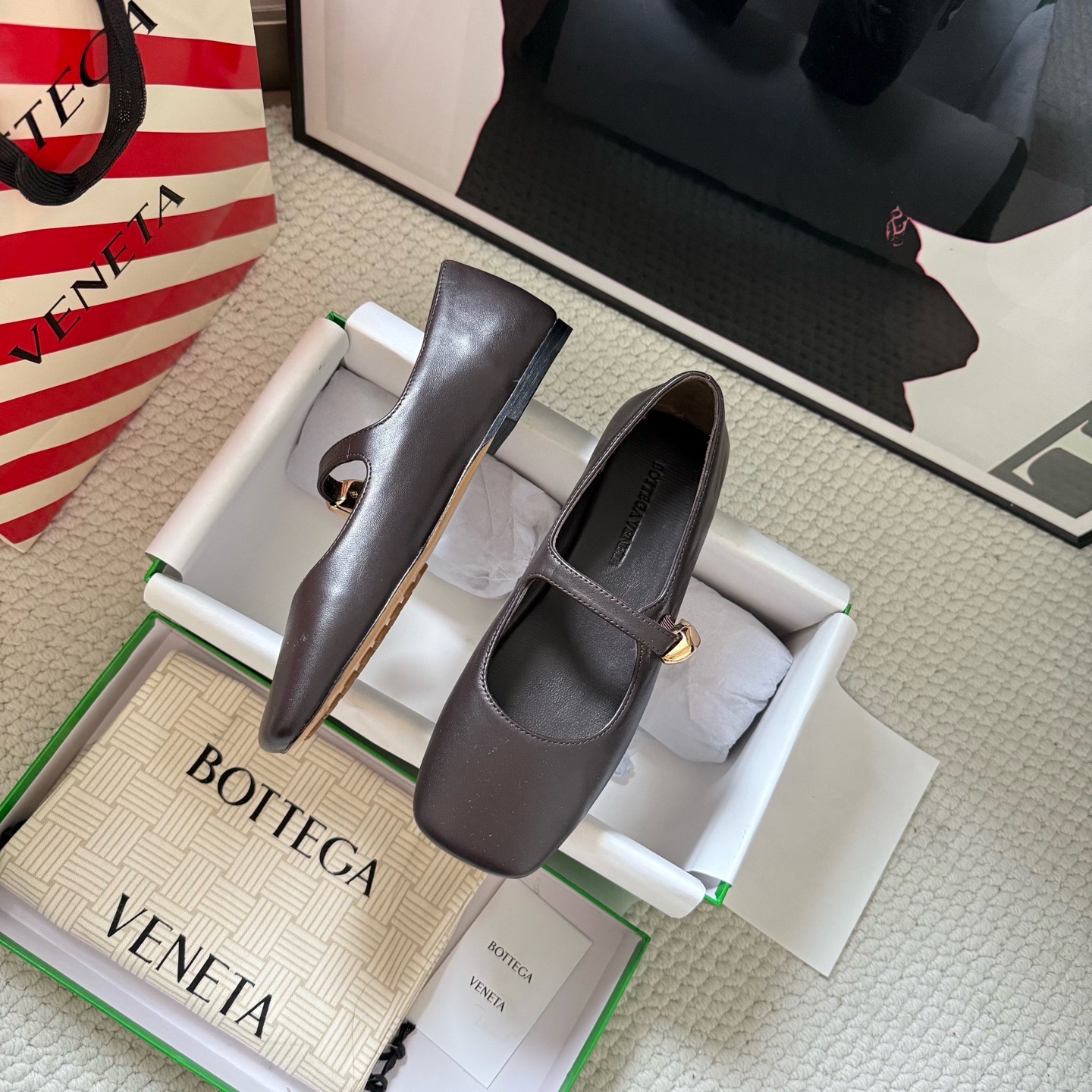 Балетки женские в стиле Bottega Veneta Coarlotte серо-коричневого цвета