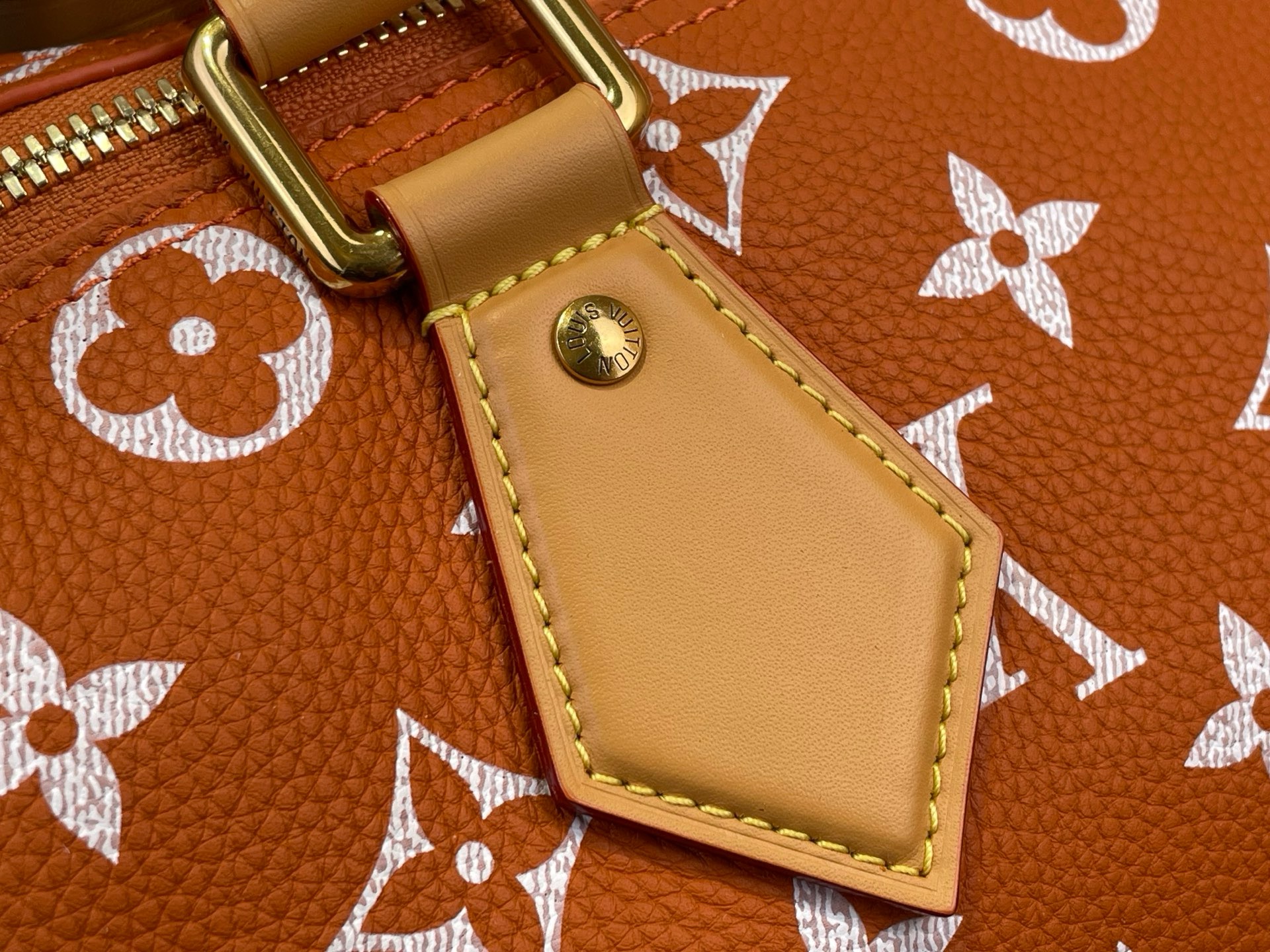 Сумка женская Louis Vuitton Speedy P9 Bandoulière 40 оранжевого цвета