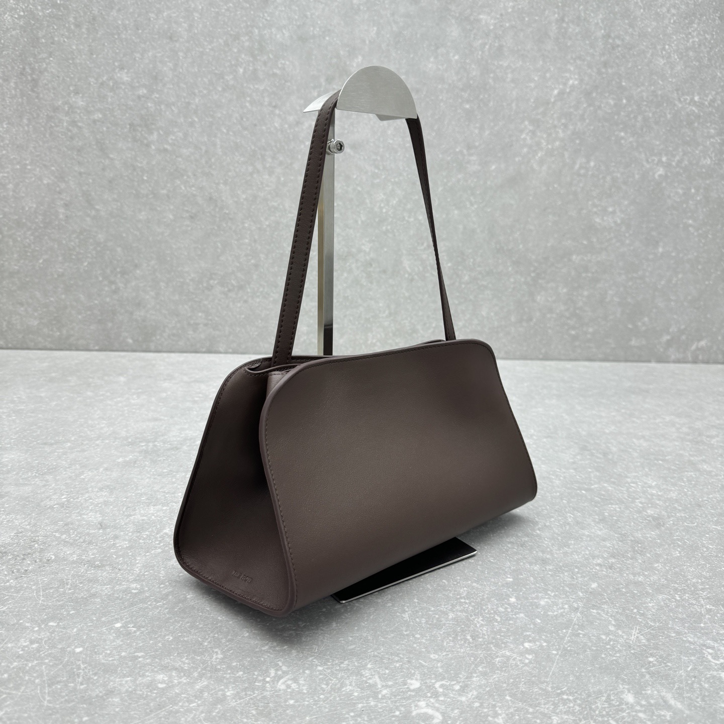 Сумка женская в стиле The Row Peggy Clutch шоколадног цвета