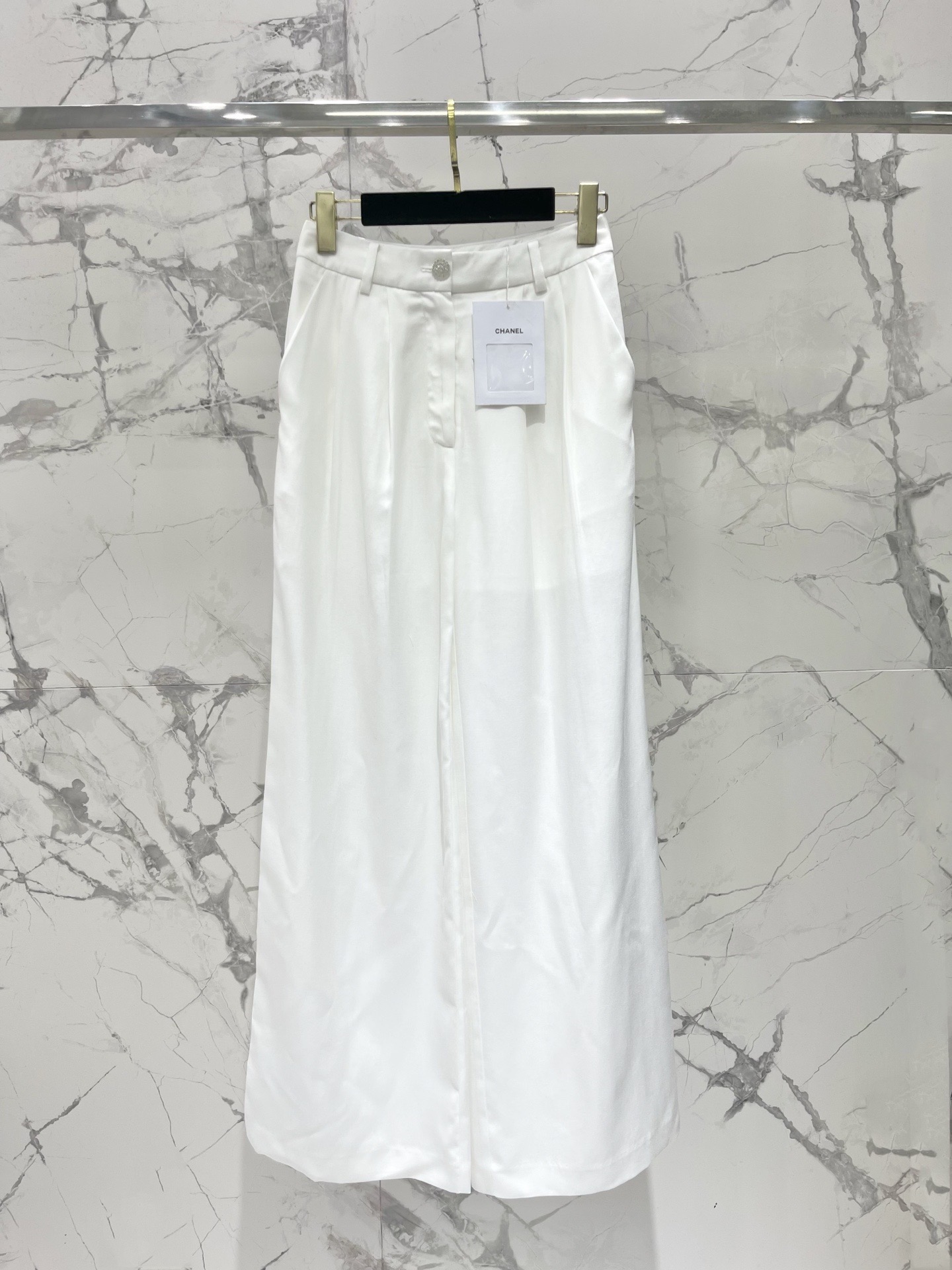 Брюки женские в стиле Chanel молочного цвета широкого кроя