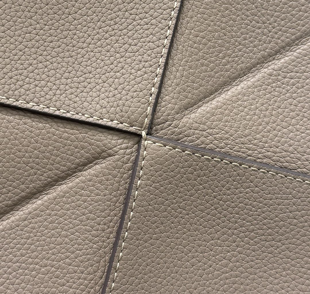 Сумка женская в стиле Loewe Puzzle Fold тауп (бежево-коричневого) цвета