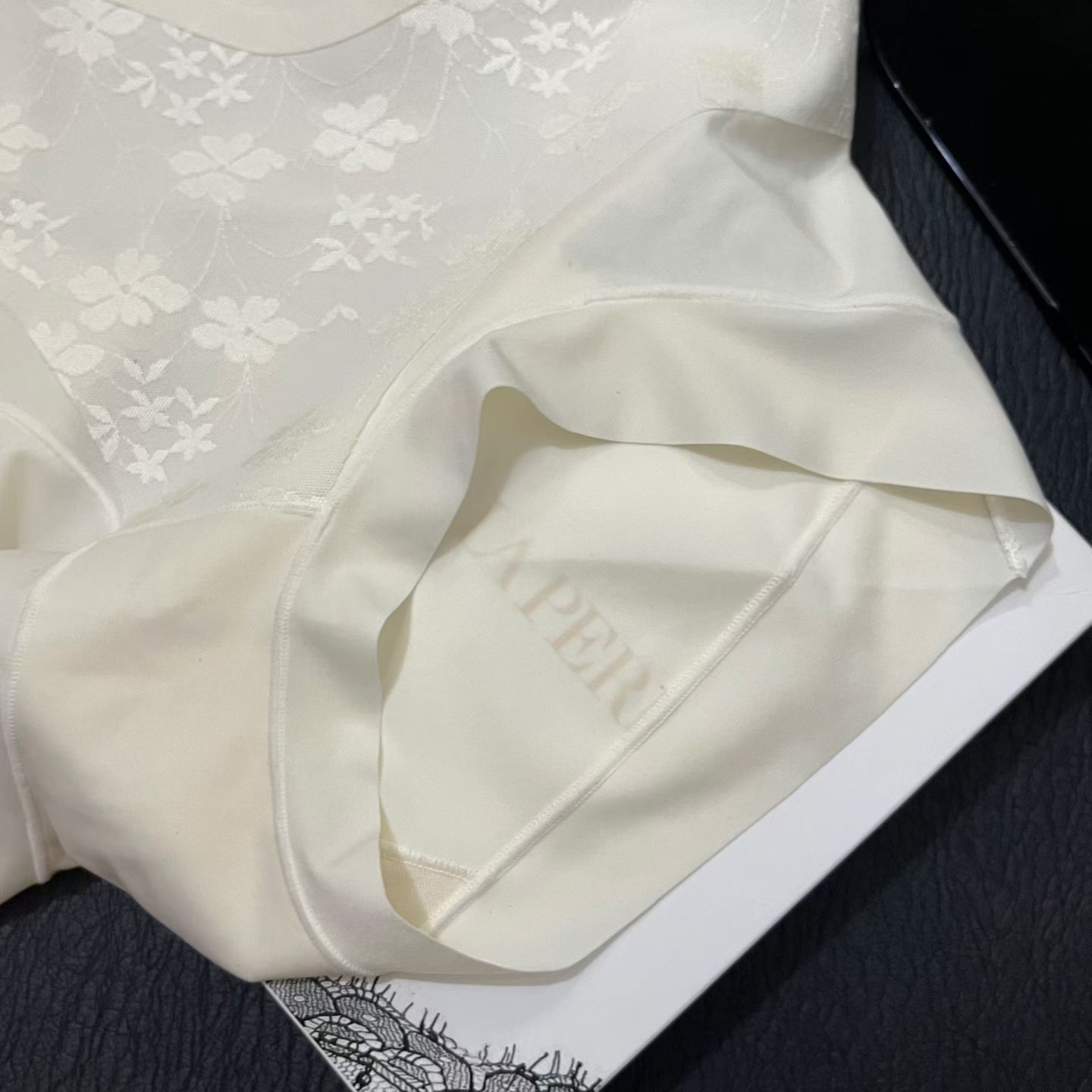 Трусы женские в стиле La Perla корректирующие комплект из 2 шт