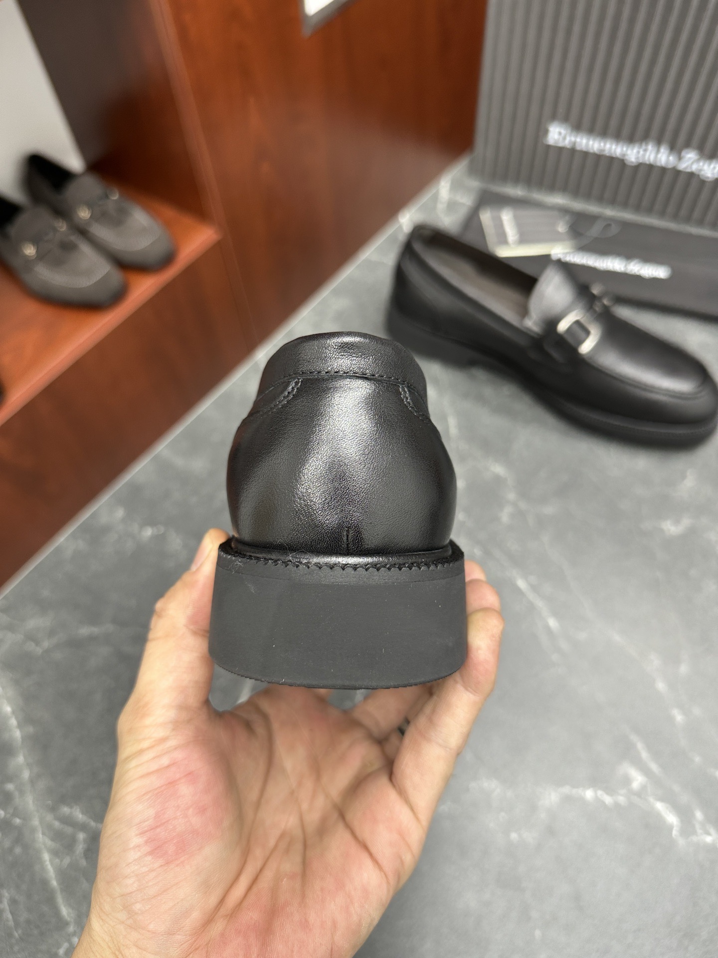 Лоферы мужские в стиле Ermenegildo Zegna с пряжкой чёрного цвета
