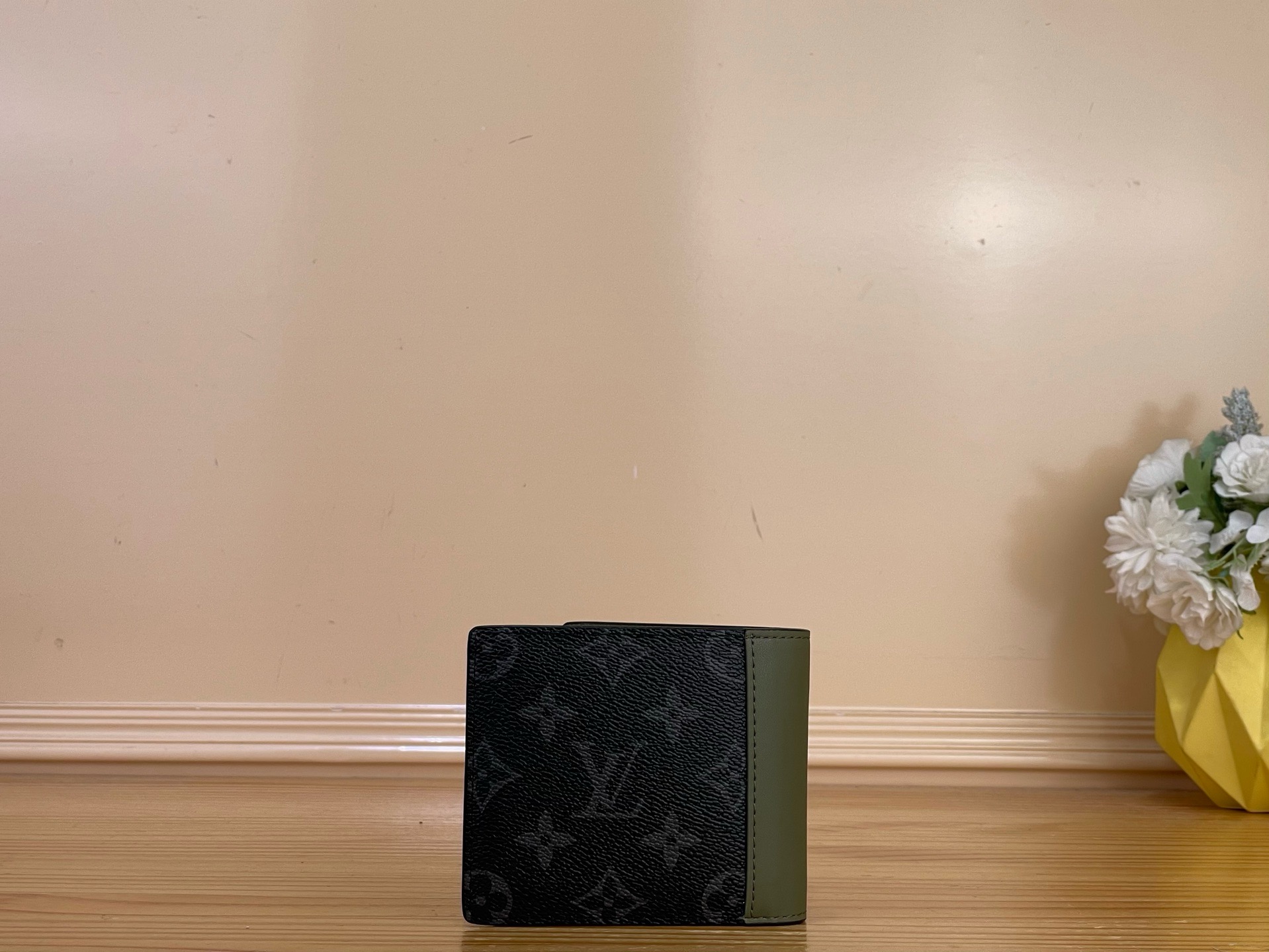 Кошелёк мужской Louis Vuitton Slender чёрно-зелёного цвета