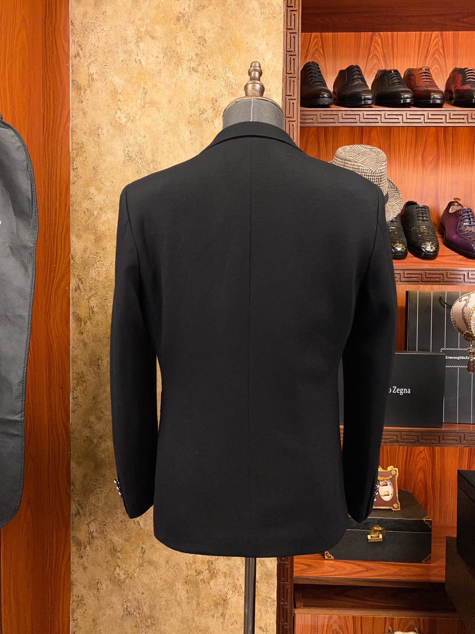 Пиджак мужской в стиле Zegna классический чёрного цвета