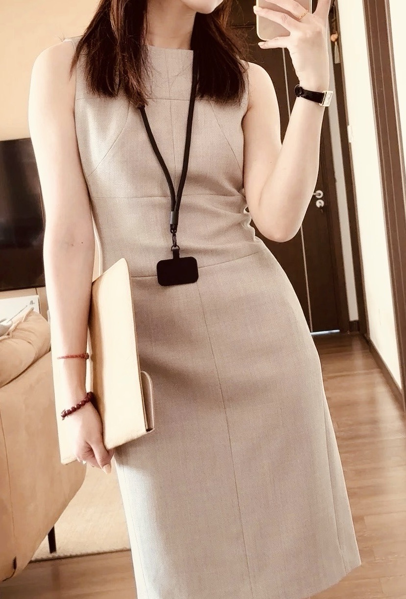 Костюм женский Max Mara бежевого цвета