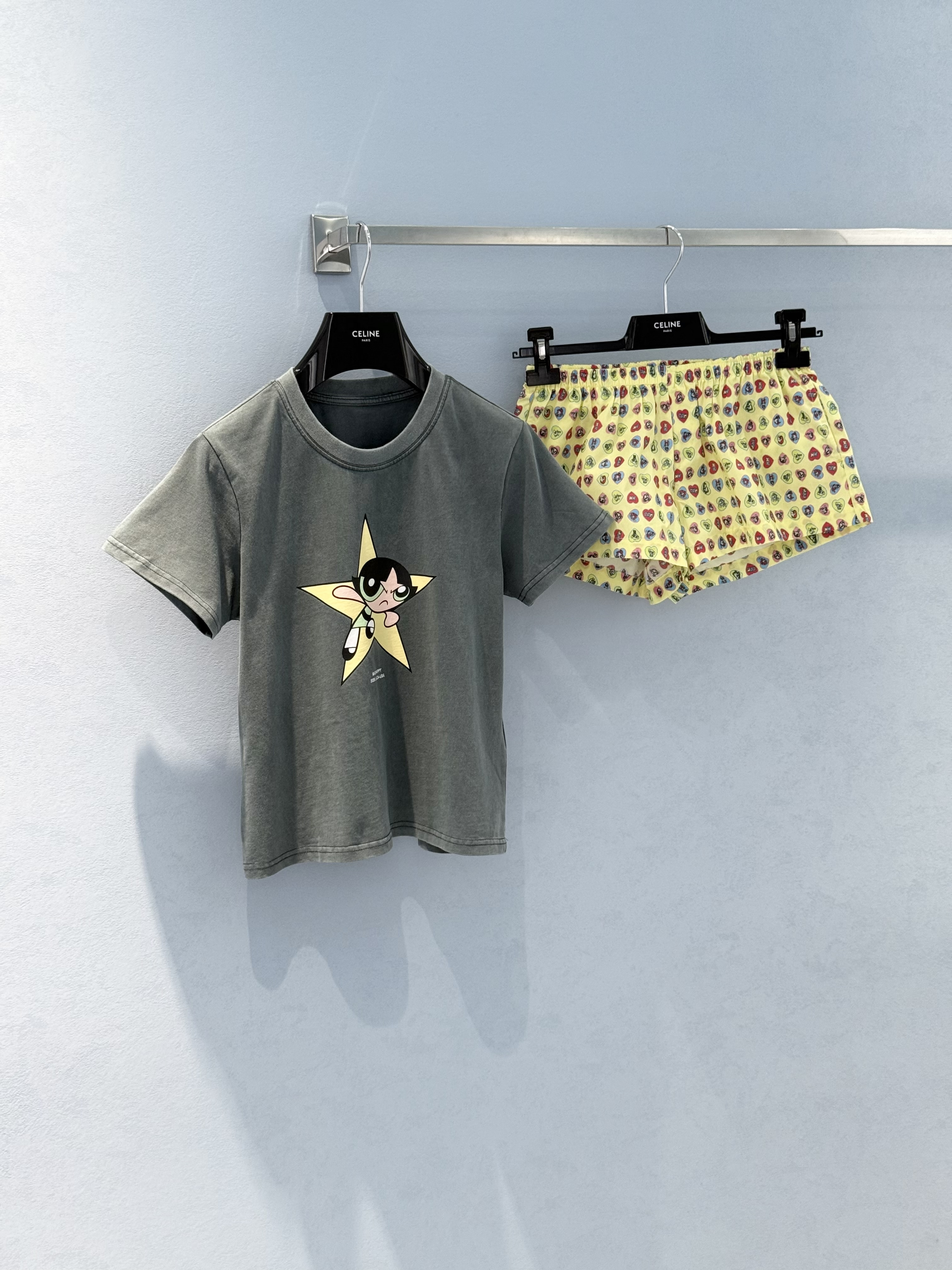 Футболка женская Madhappy x The Powerpuff Girls Buttercup серо-зелёного цвета с принтом