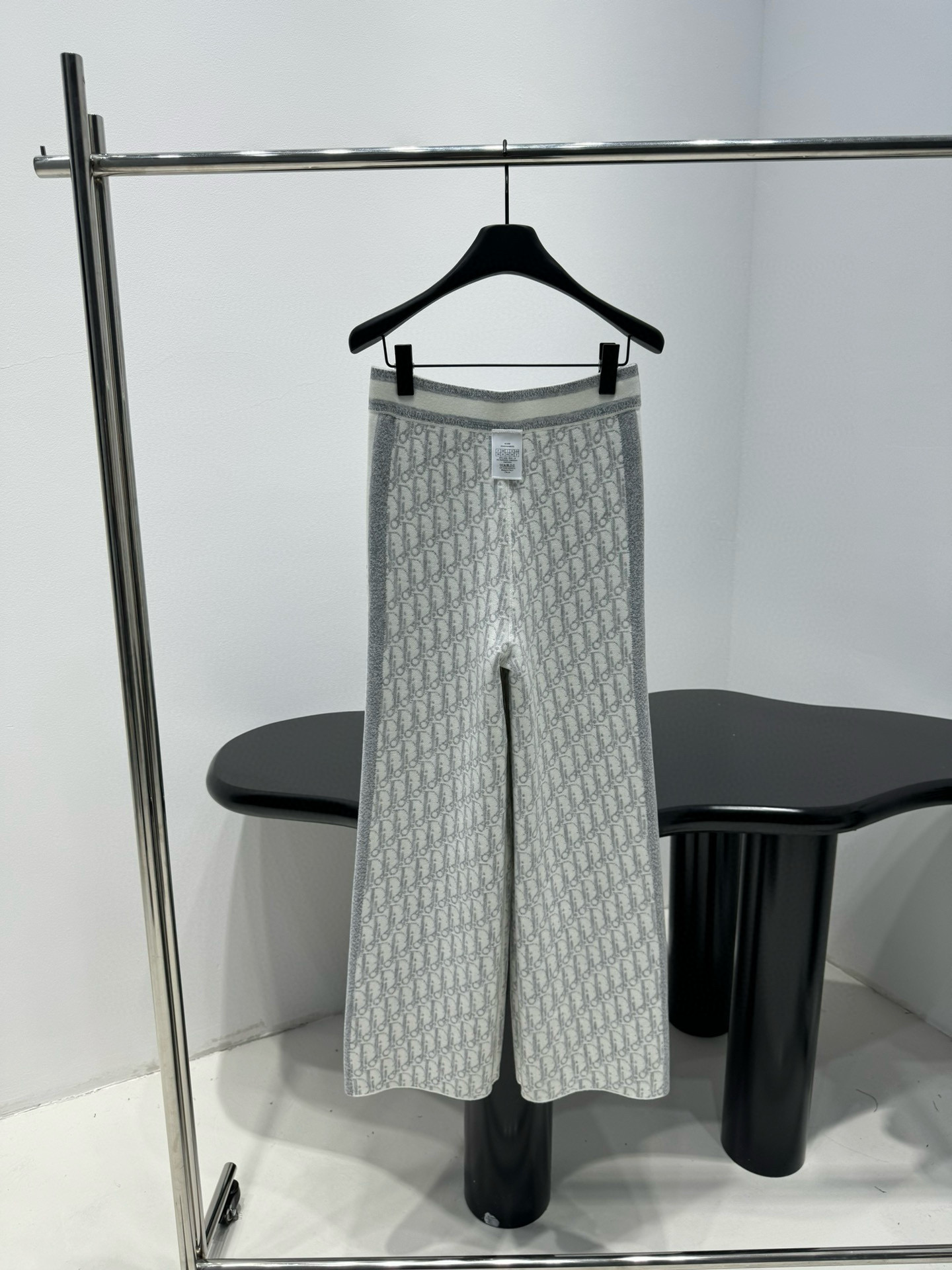 Брюки женские в стиле Dior из шерстяного трикотажа молочного цвета с жаккардовым узором