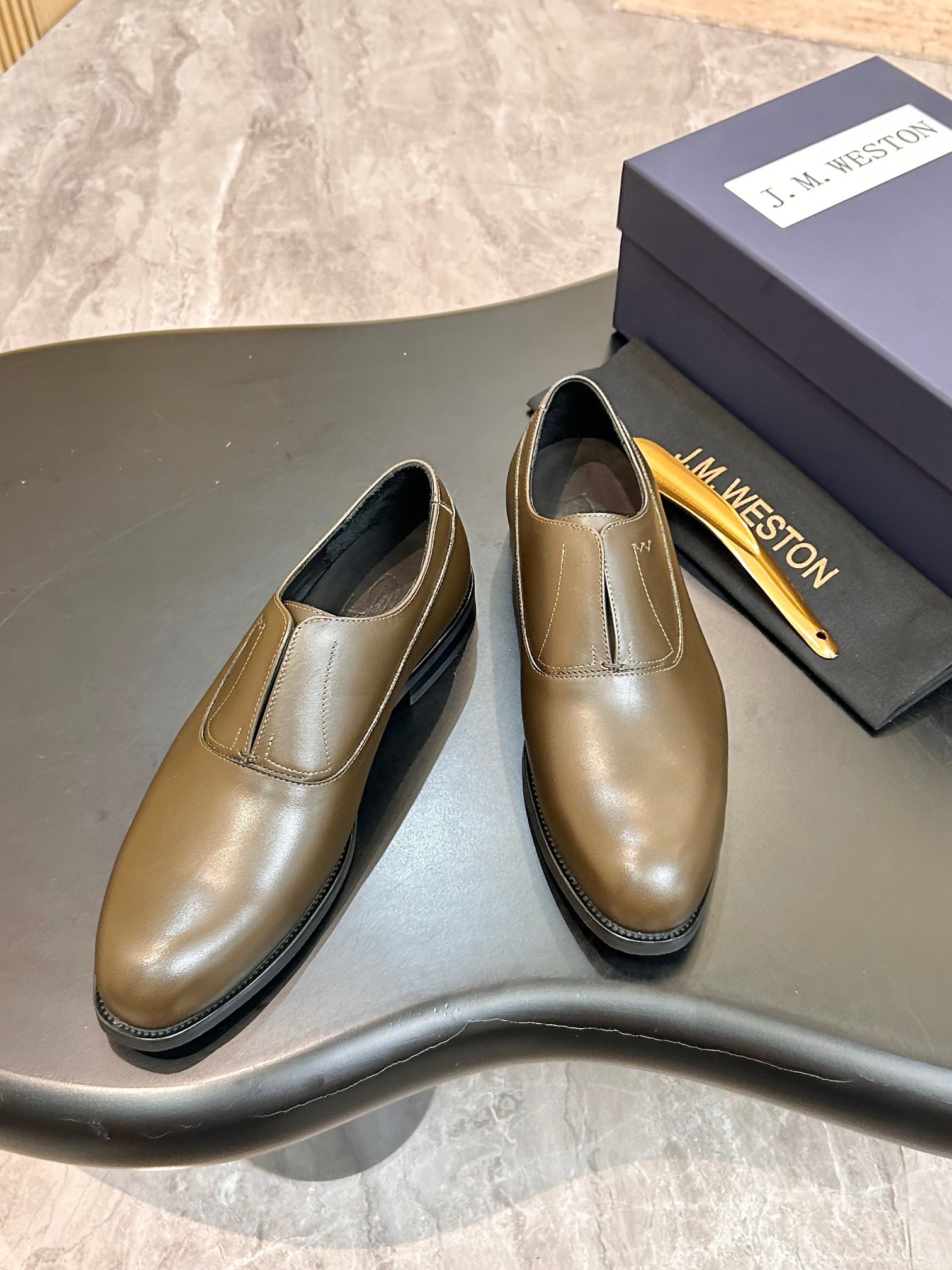 Туфли мужские J.M. Weston Iena Slip-On Oxford цвета хаки