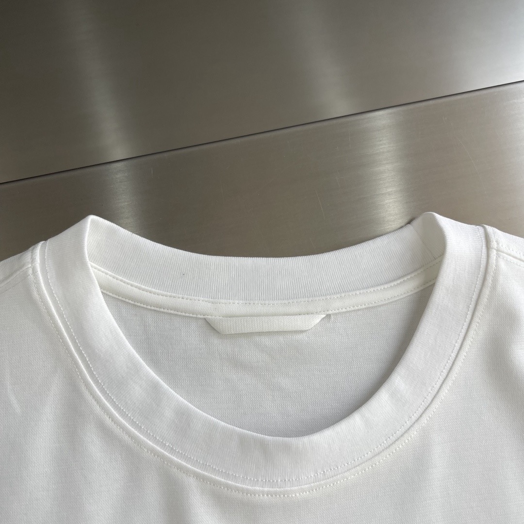 Футболка мужская в стиле Moncler с принтом белого цвета