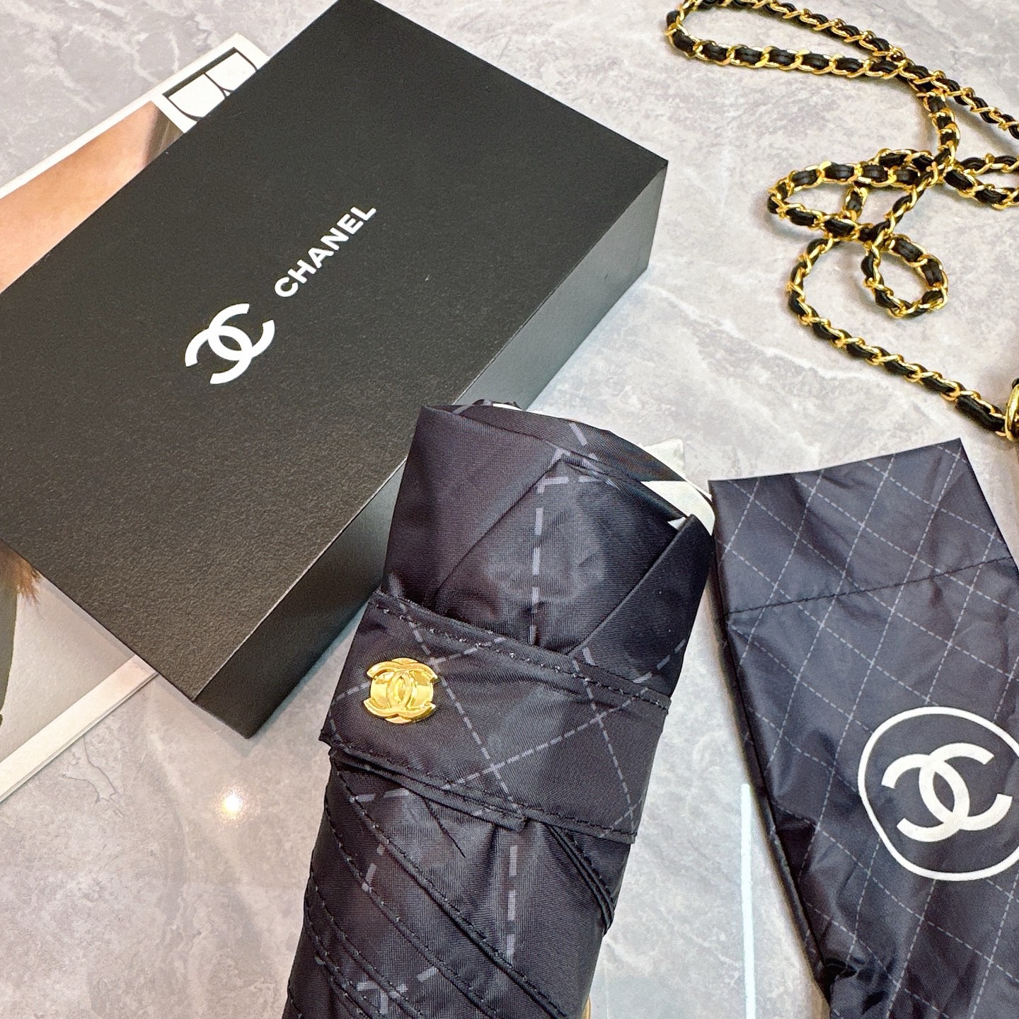 Зонт Chanel с сумкой-чехлом черного цвета