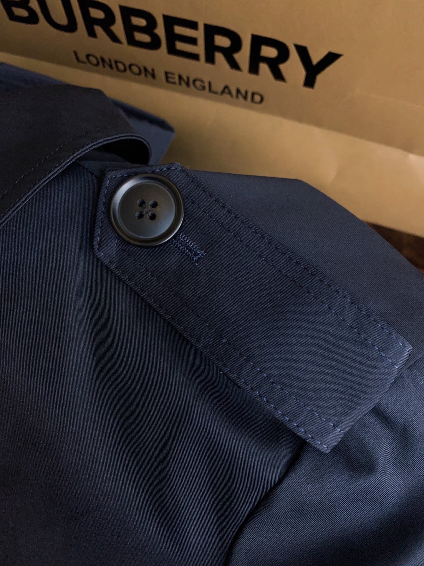 Тренч мужской в стиле Burberry темно-синего цвета классический