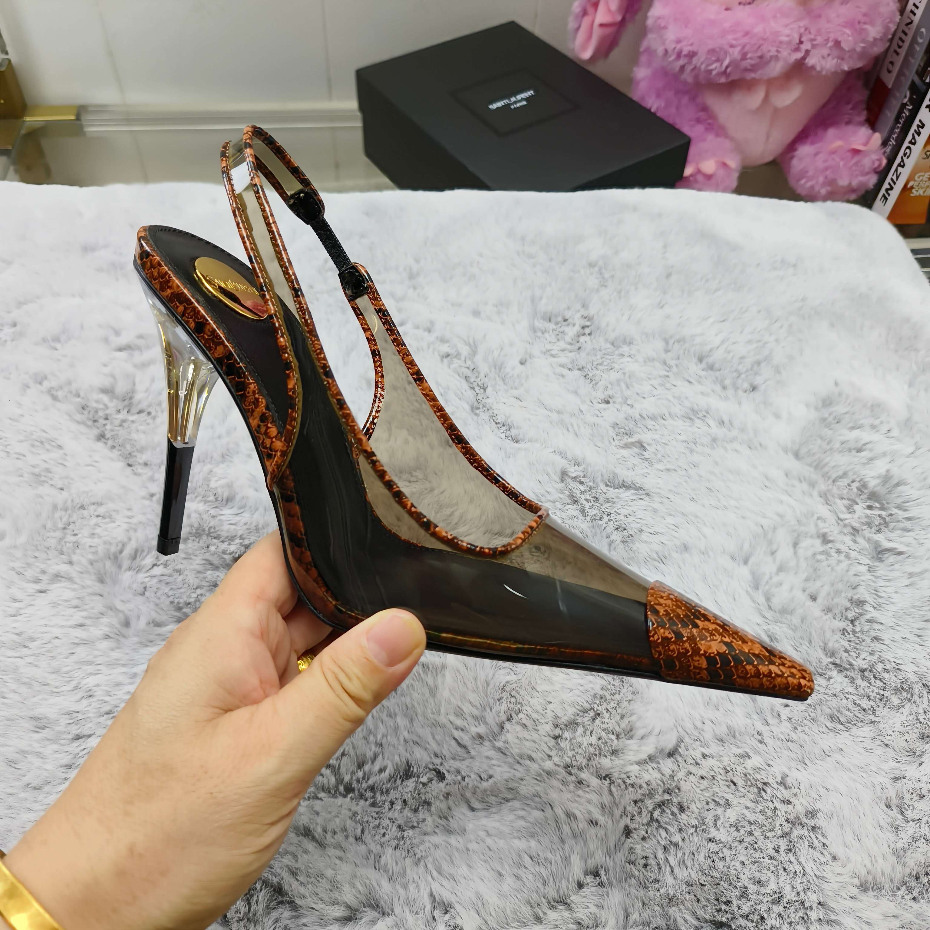 Босоножки женские в стиле Saint Laurent YSL черного цвета